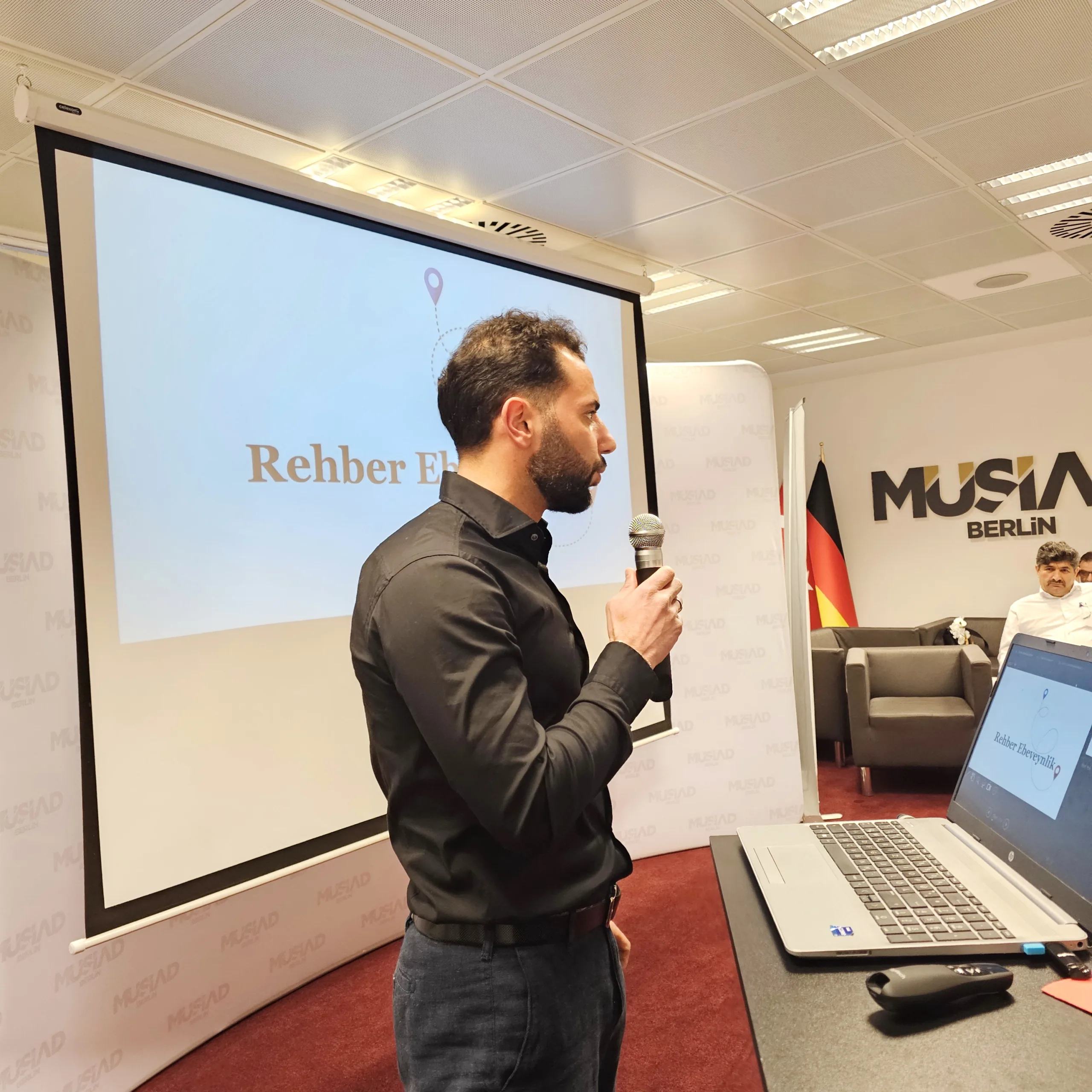 MÜSİAD Akademi Berlin’den “Rehber Ebeveynlik” Konferansı