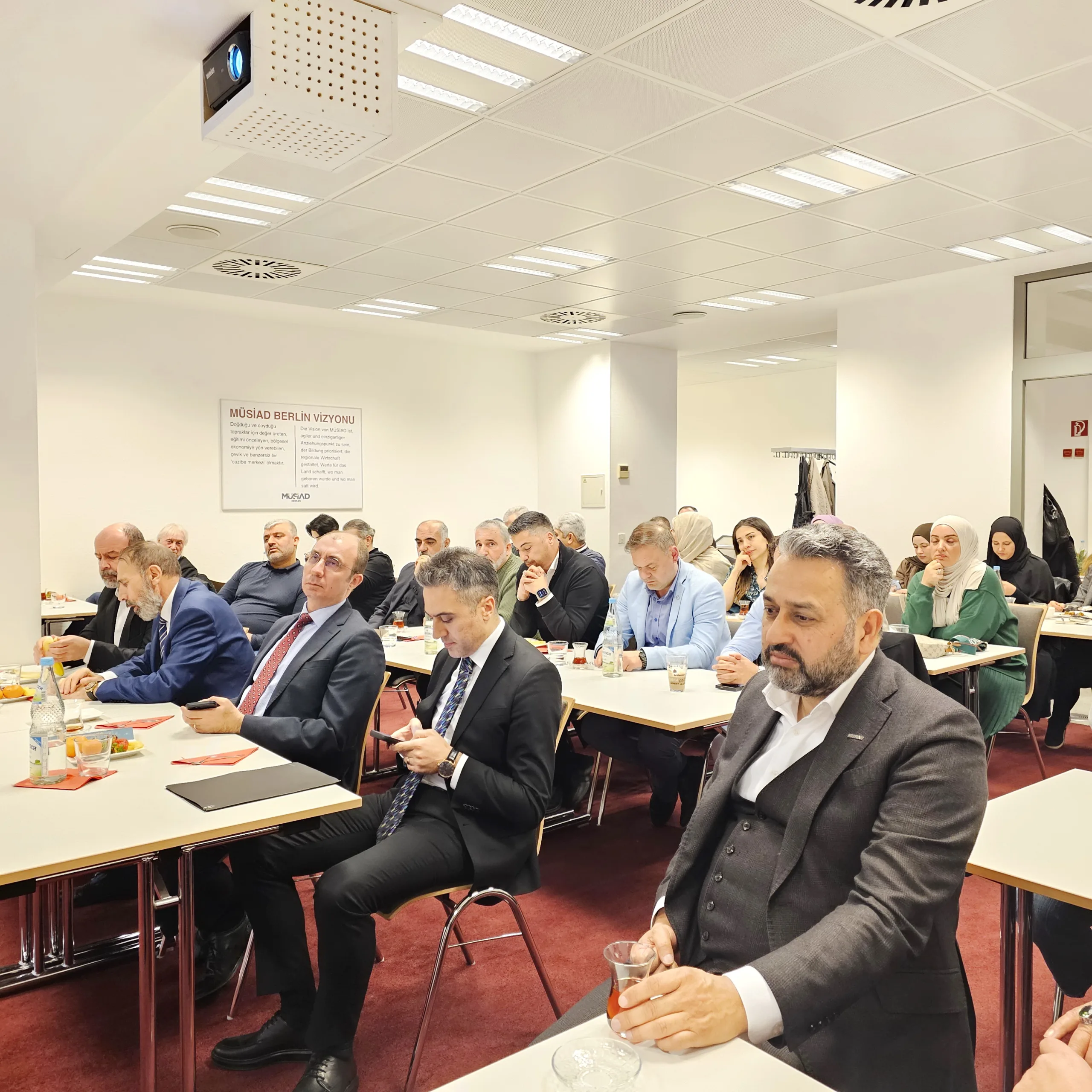 MÜSİAD Akademi Berlin’den “Rehber Ebeveynlik” Konferansı