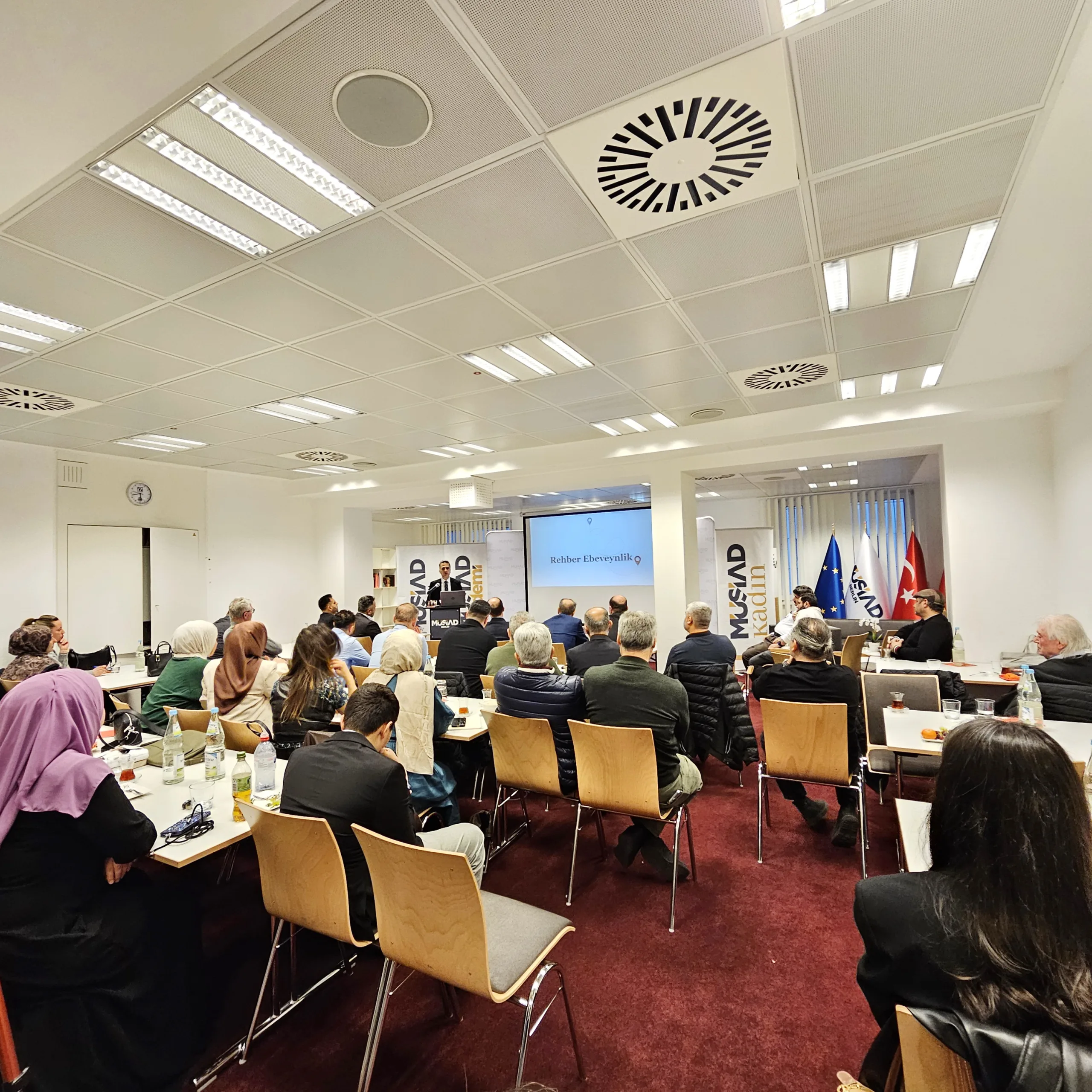 MÜSİAD Akademi Berlin’den “Rehber Ebeveynlik” Konferansı