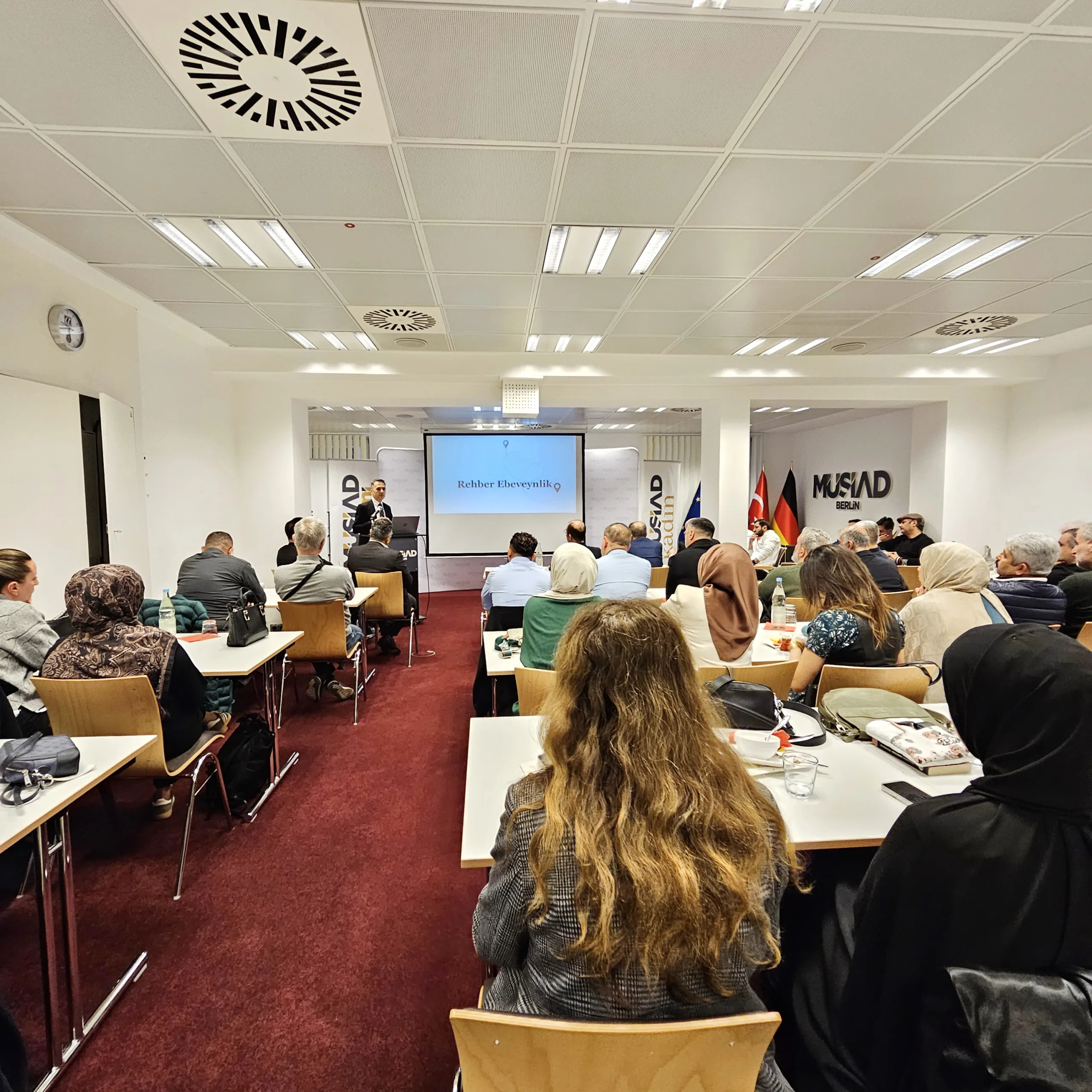 MÜSİAD Akademi Berlin’den “Rehber Ebeveynlik” Konferansı