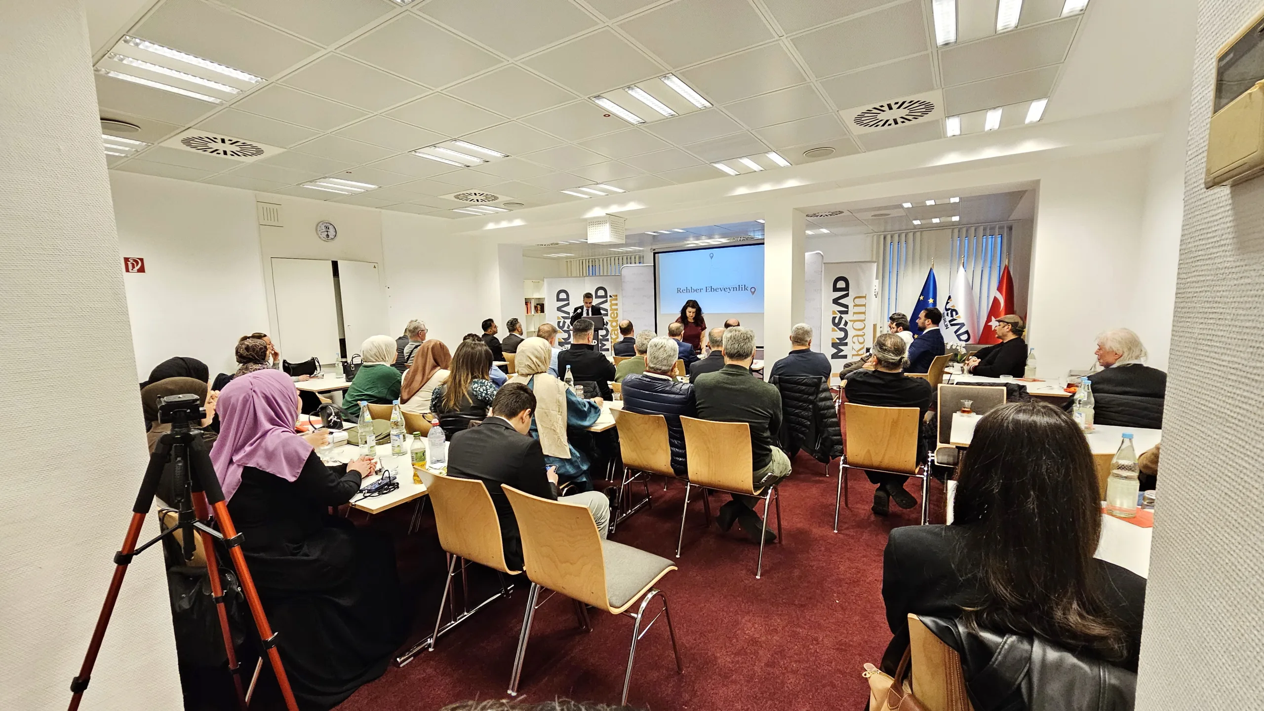 MÜSİAD Akademi Berlin’den “Rehber Ebeveynlik” Konferansı