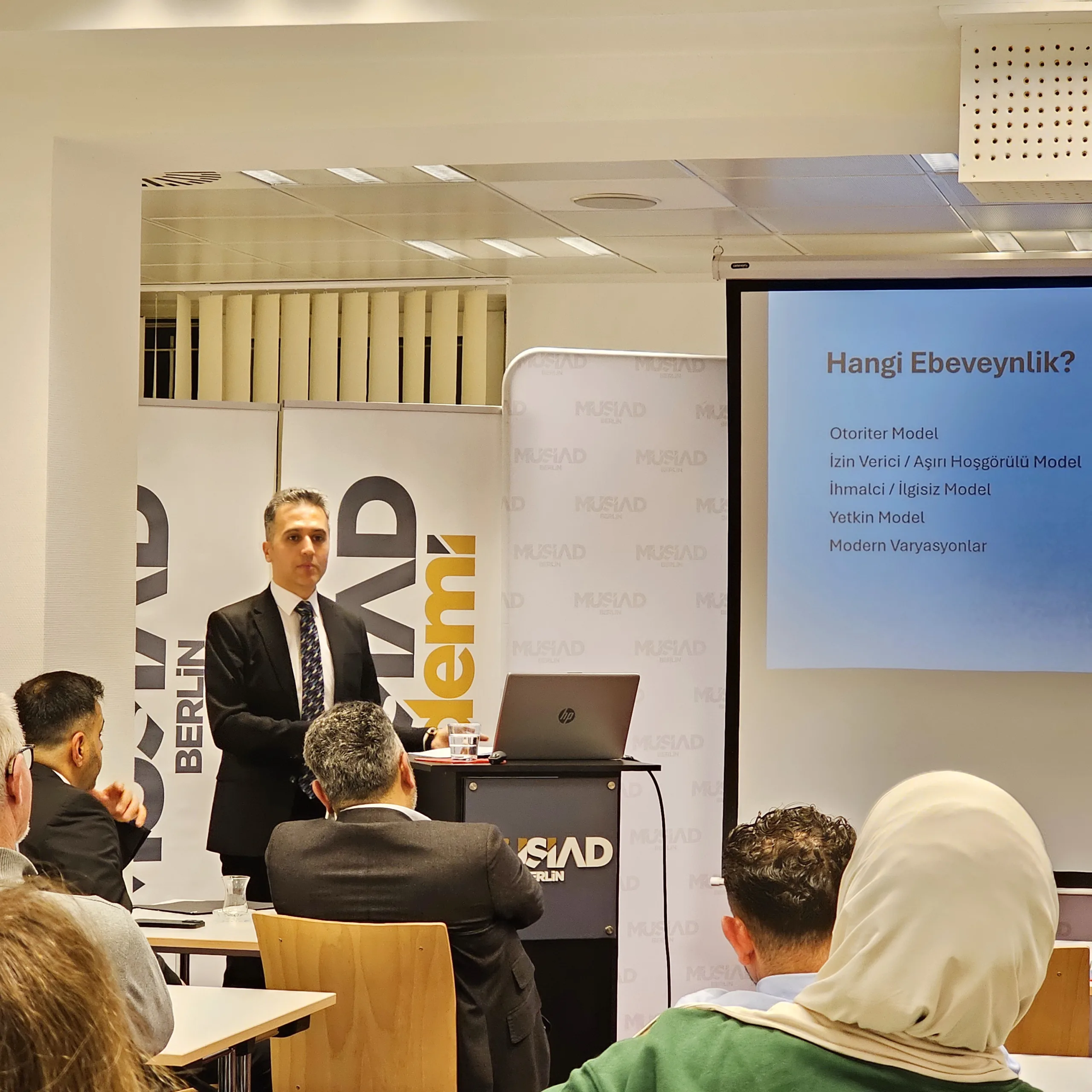 MÜSİAD Akademi Berlin’den “Rehber Ebeveynlik” Konferansı