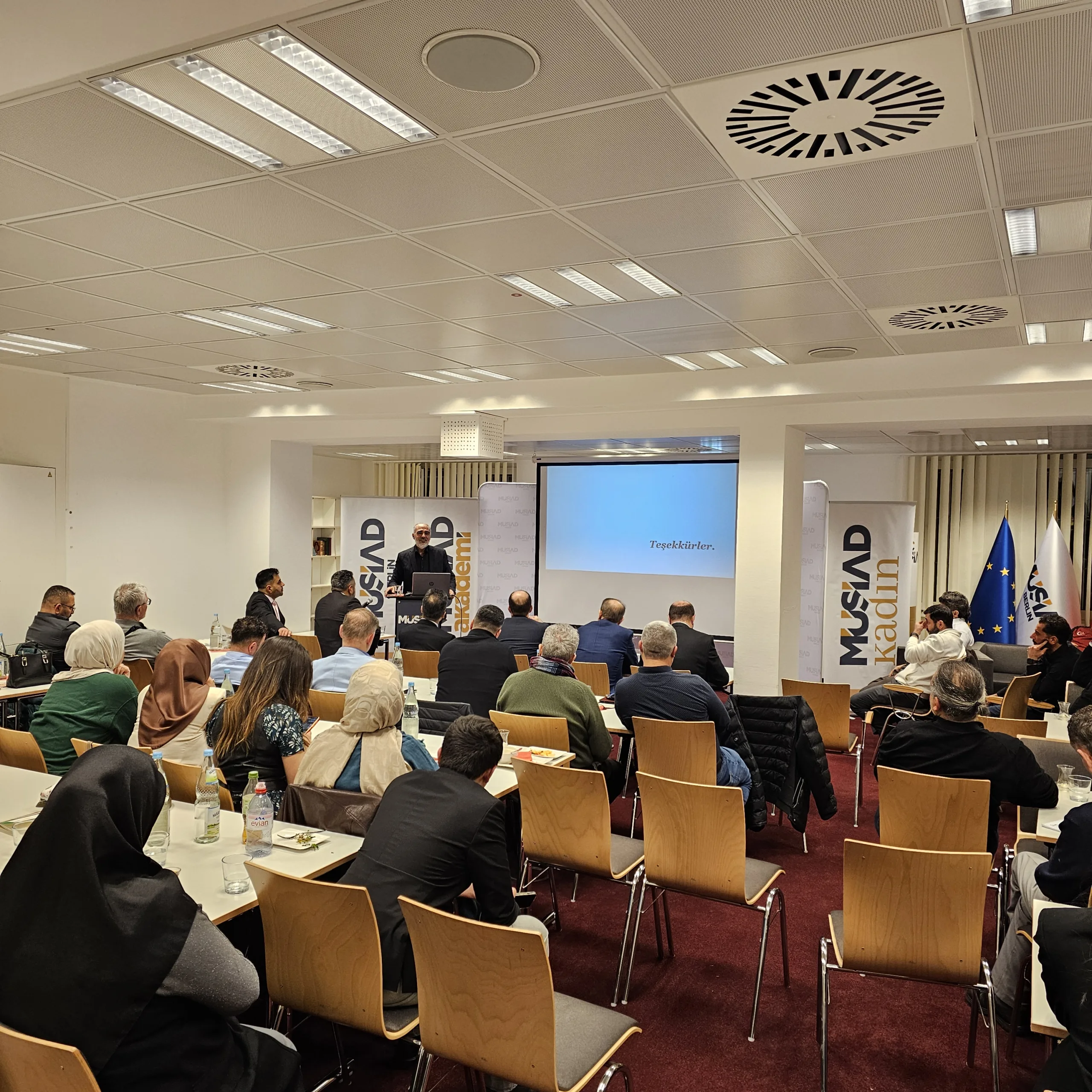 Berlin’de “Rehber Ebeveynlik” Konferansına Yoğun İlgi
