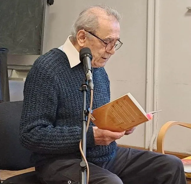 Berlin’de İki Dilli Şiir Gecesi: Mehmet Özata’dan Unutulmaz Dinleti