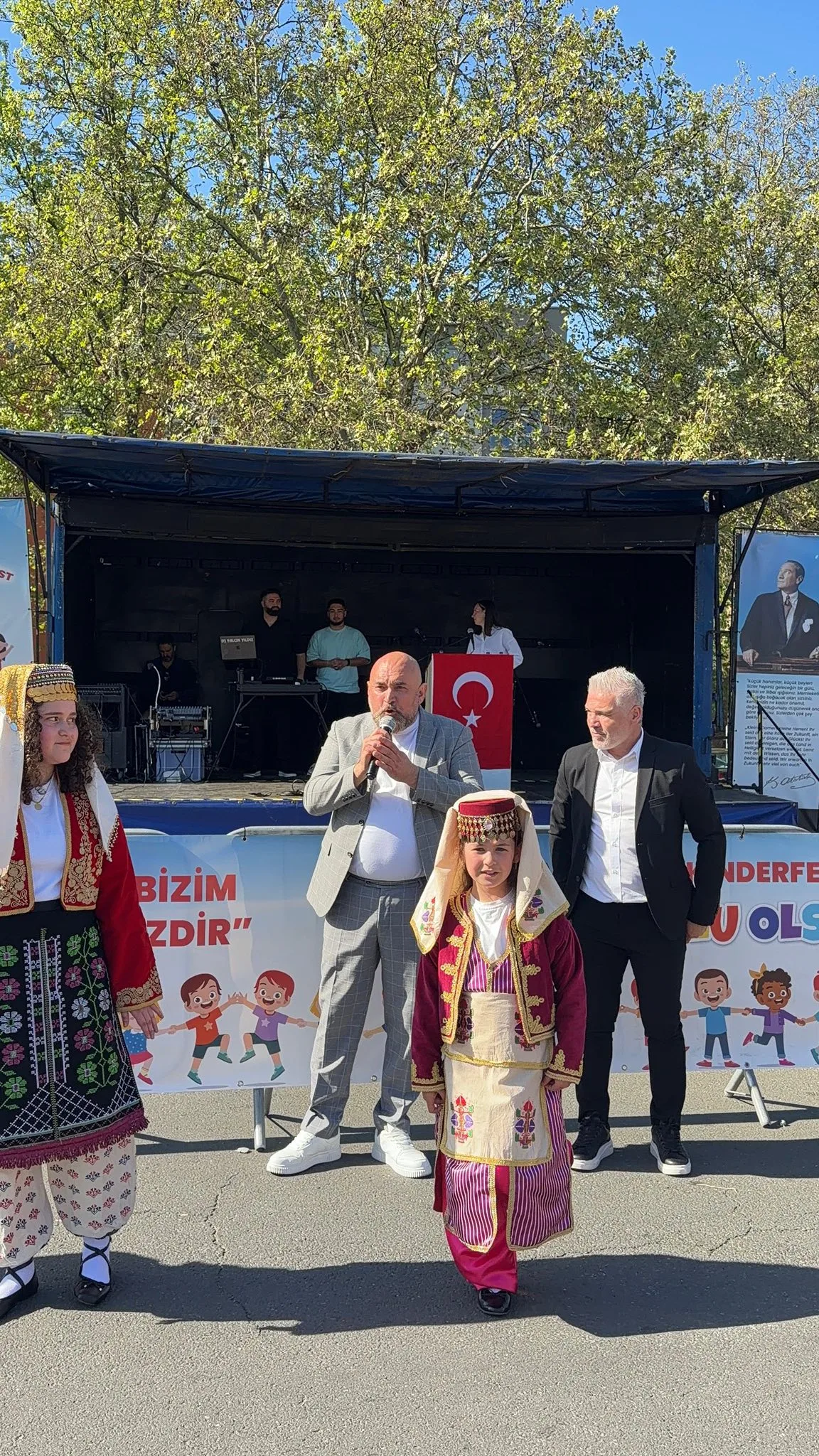 BALDER’den Duisburg’da 23 Nisan’a görkemli kutlama