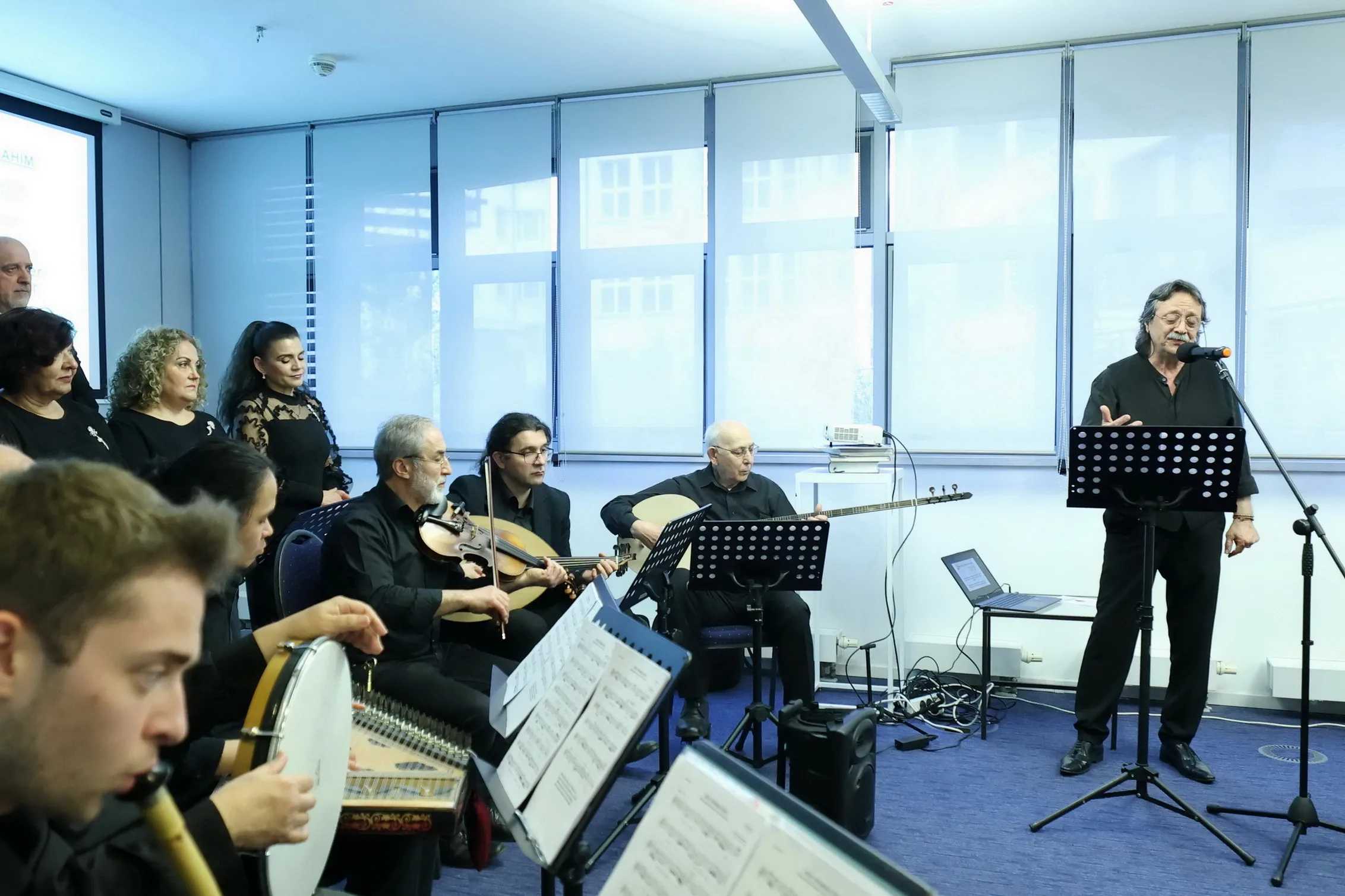 Berlin’de “Şarkılar ve Hikayeleri” Konseri Büyüledi