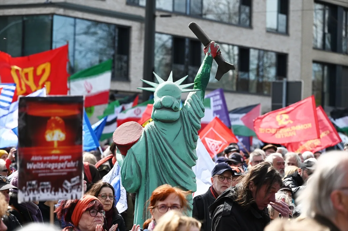 Berlin'de Paskalya yürüyüşü düzenlendi