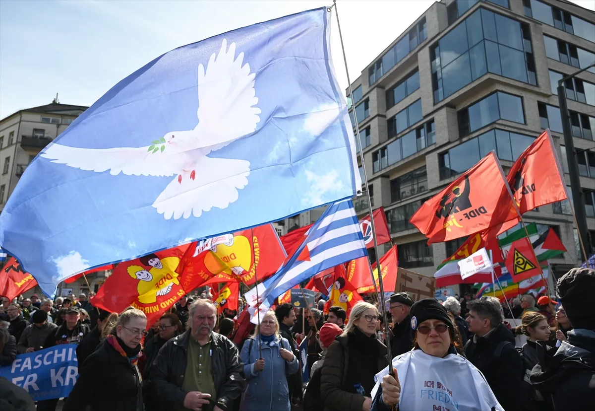 Berlin'de Paskalya yürüyüşü düzenlendi