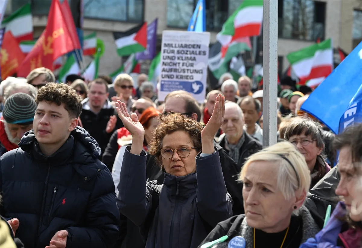 Berlin'de Paskalya yürüyüşü düzenlendi