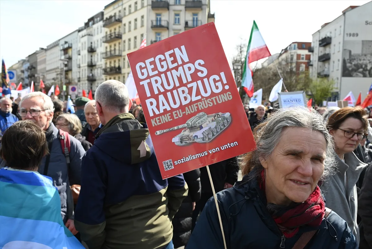 Berlin'de Paskalya yürüyüşü düzenlendi