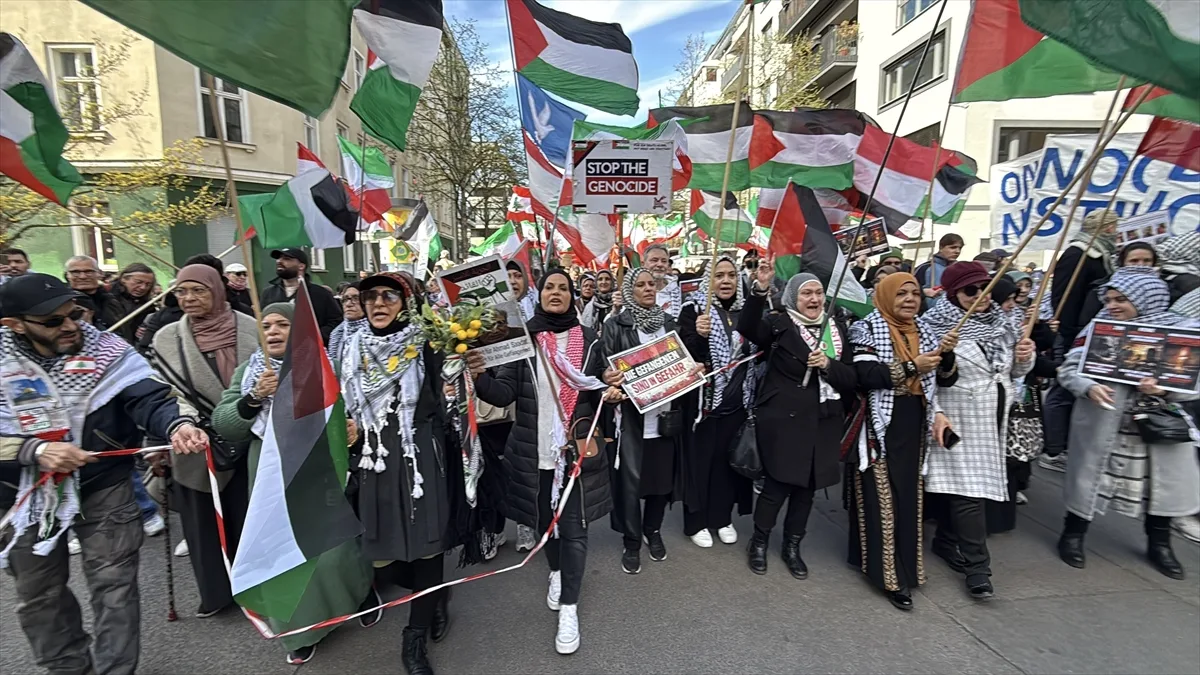 Berlin’de Barış ve Silahsızlanma Çağrıları Yükseldi