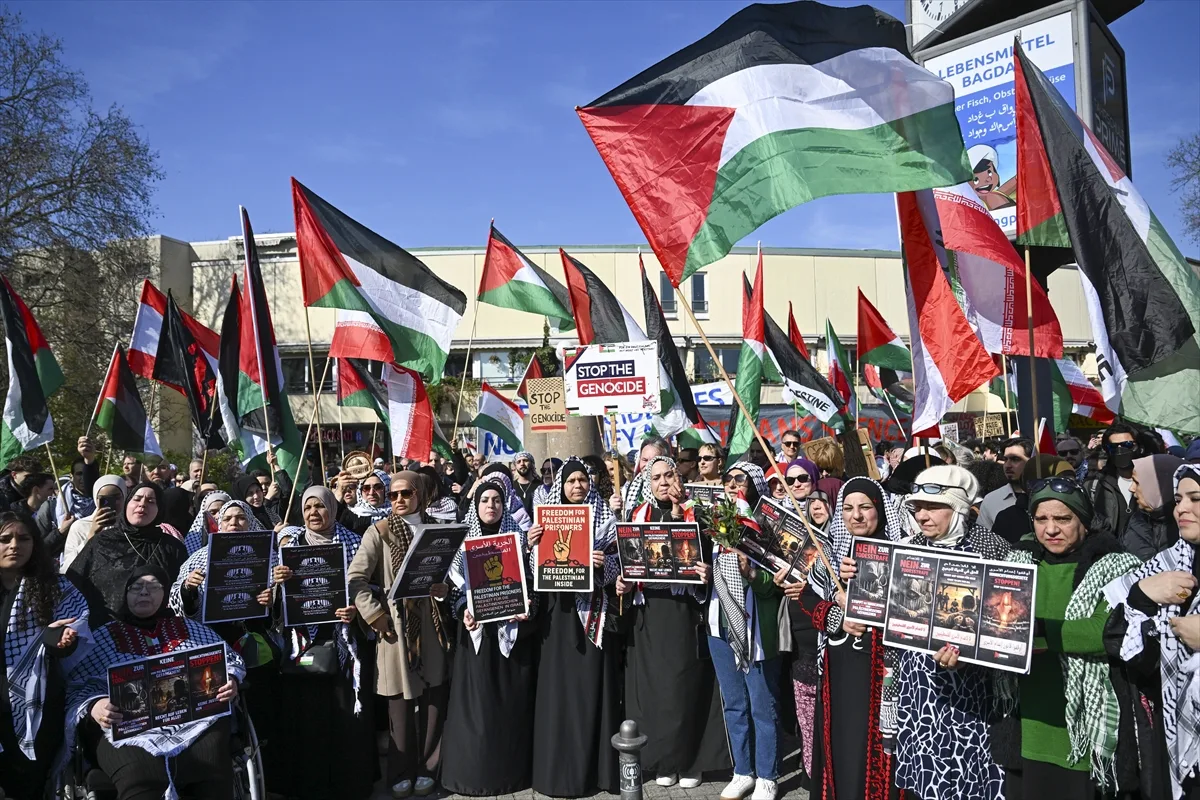 Berlin’de Filistin’e destek gösterisi düzenlendi