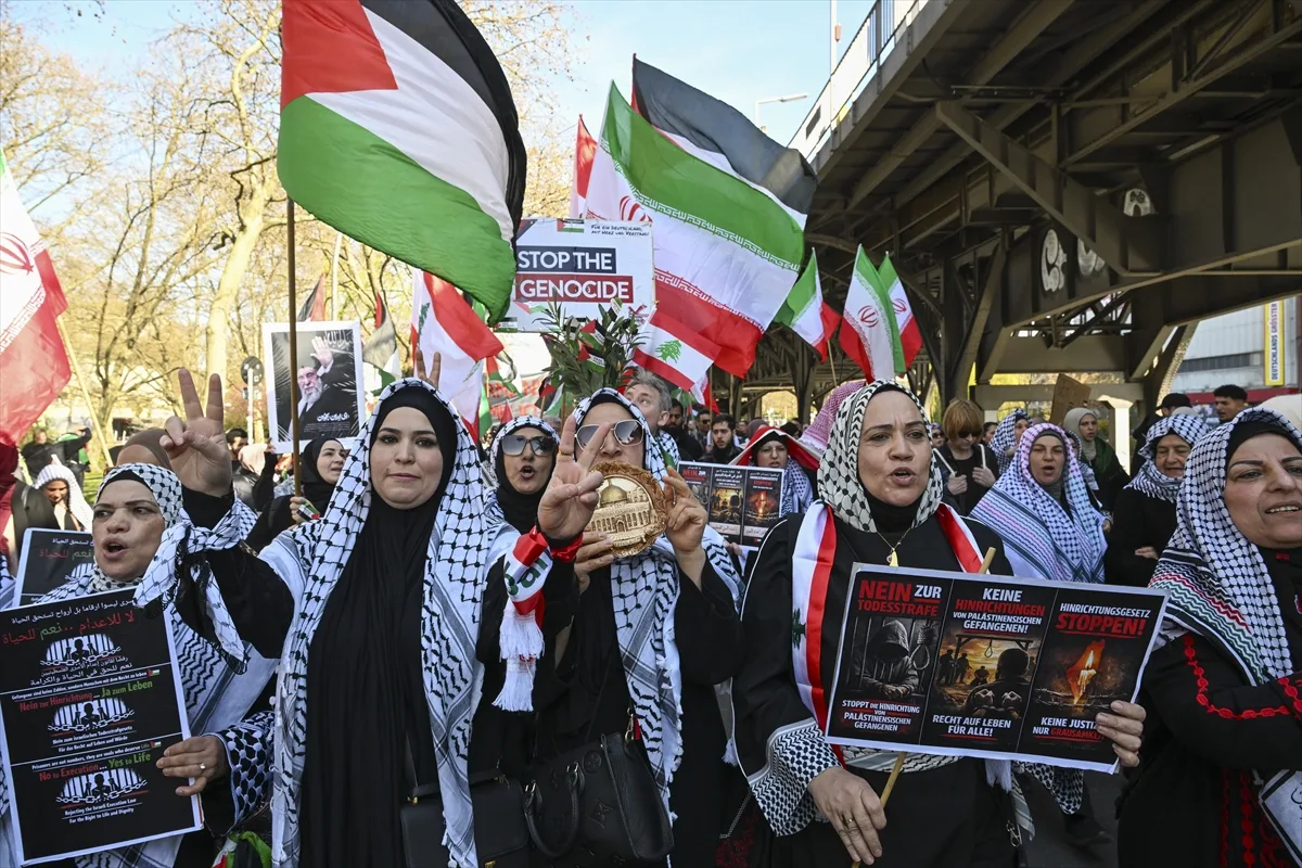 Berlin’de Filistin’e destek gösterisi düzenlendi