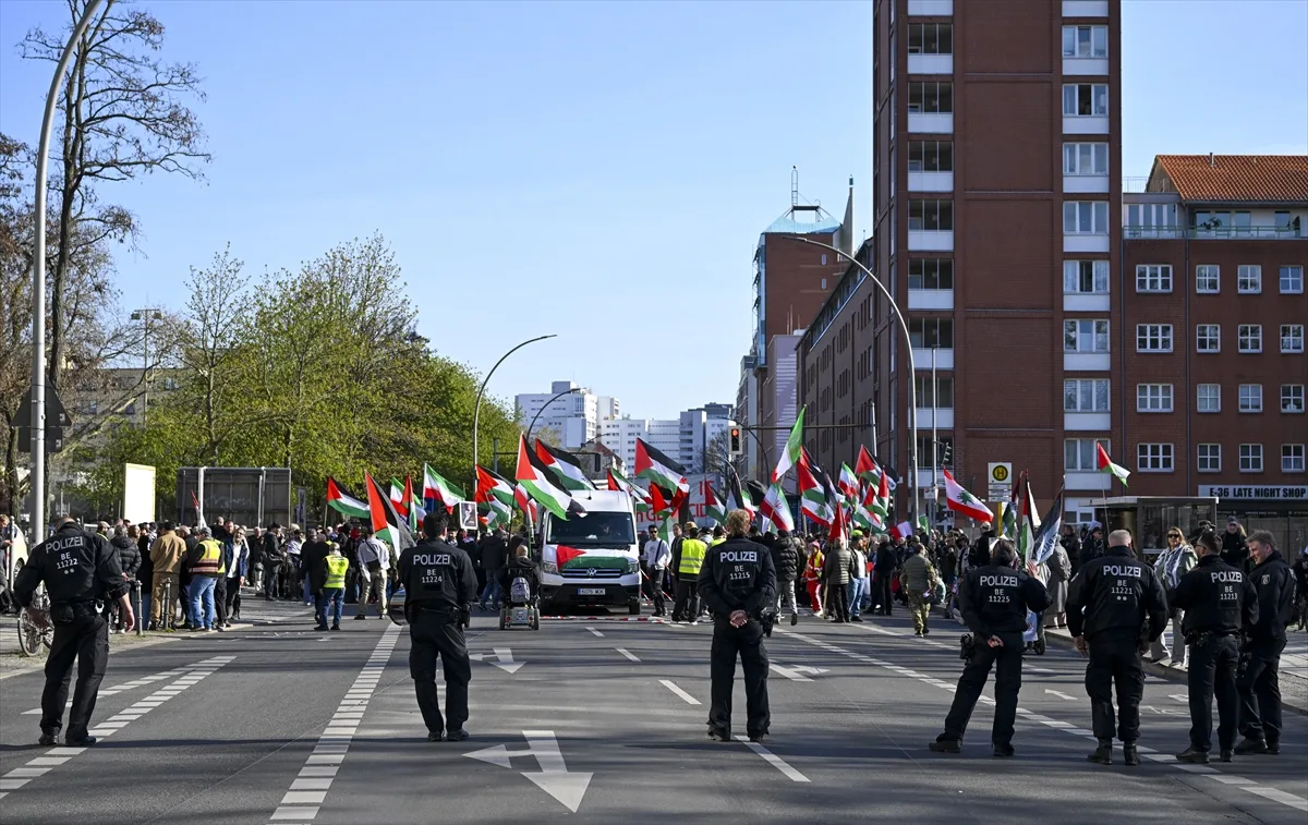 Berlin’de Filistin’e destek gösterisi düzenlendi