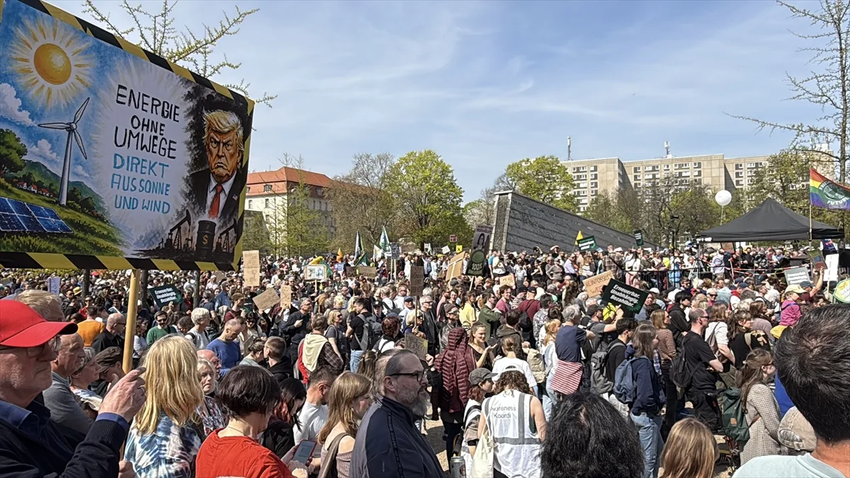 Hükümetin enerji politikası protesto edildi