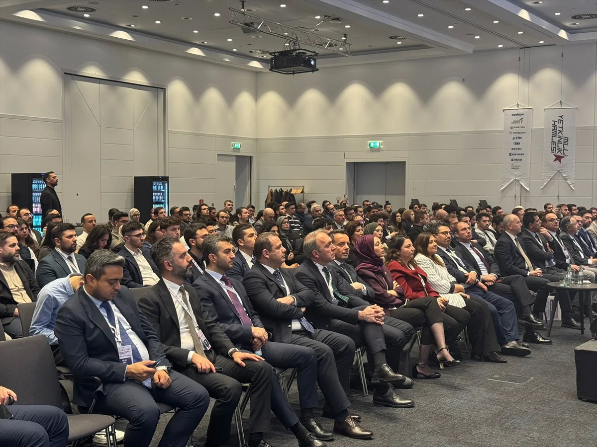 Türk savunma sanayisi Berlin'de nitelikli insan kaynağıyla buluştu