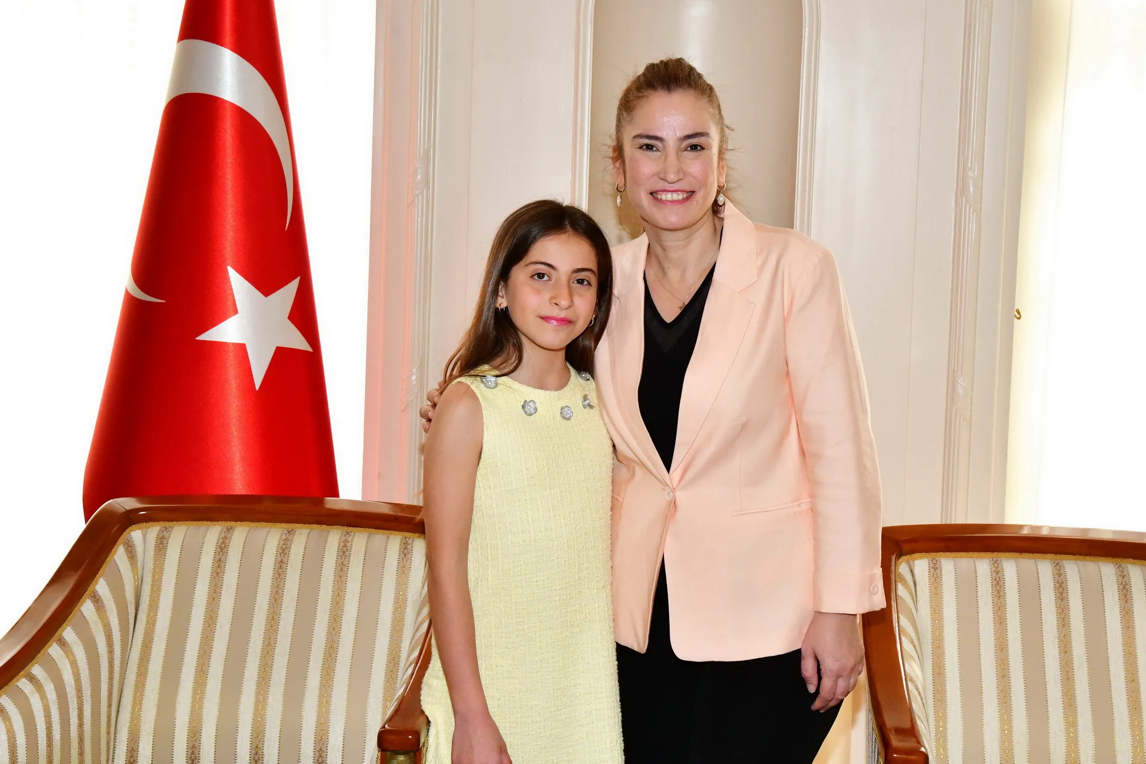 Berlin’de 23 Nisan Gururu: “Geleceğin Elçileri Makam Koltuklarını Devraldı”