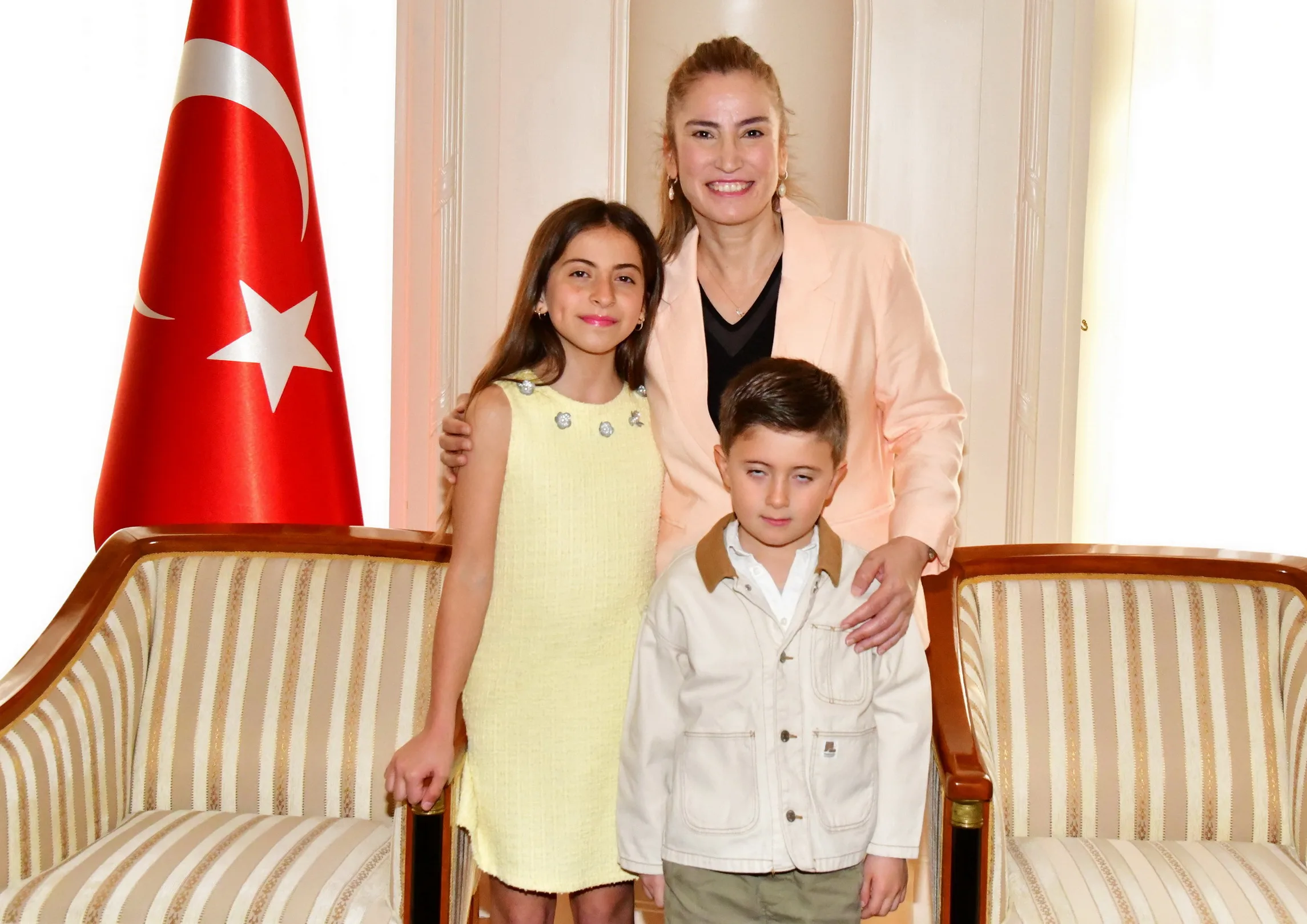 Berlin’de 23 Nisan Gururu: “Geleceğin Elçileri Makam Koltuklarını Devraldı”