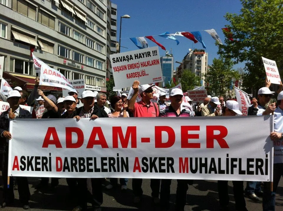 “NATO dağıtılmalıdır!”