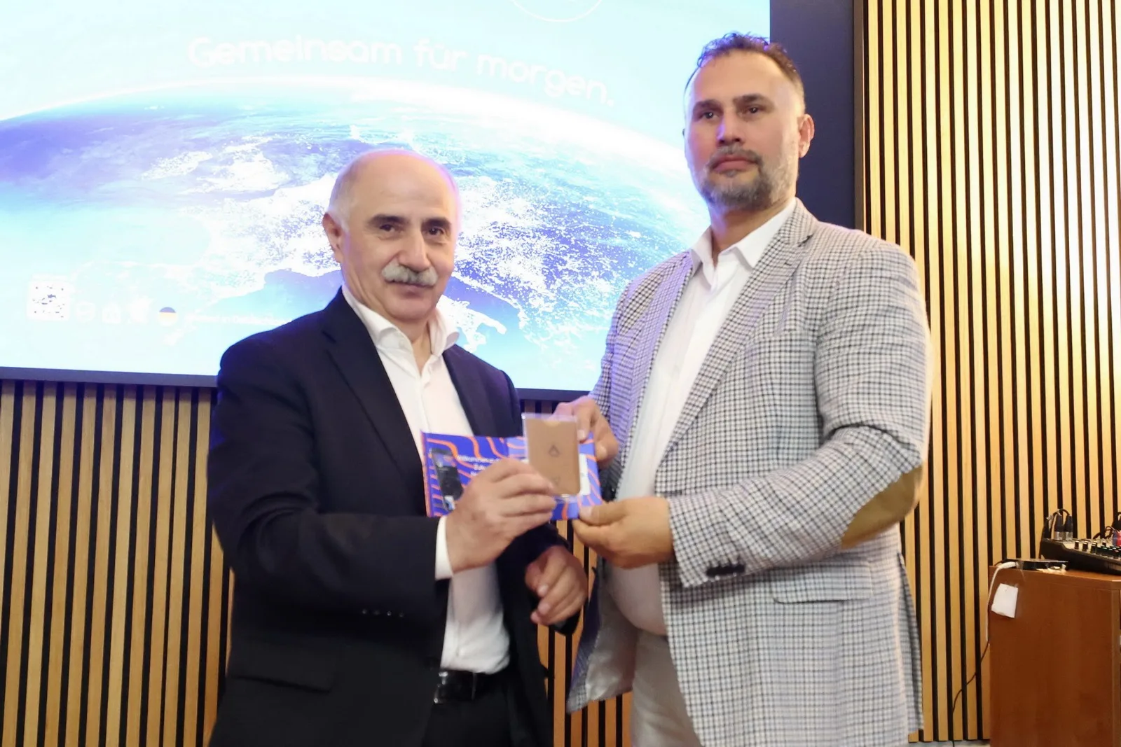 TDU’da Dijital Dönüşüm Rüzgarı: Vinitycard’lar Sahiplerini Buldu
