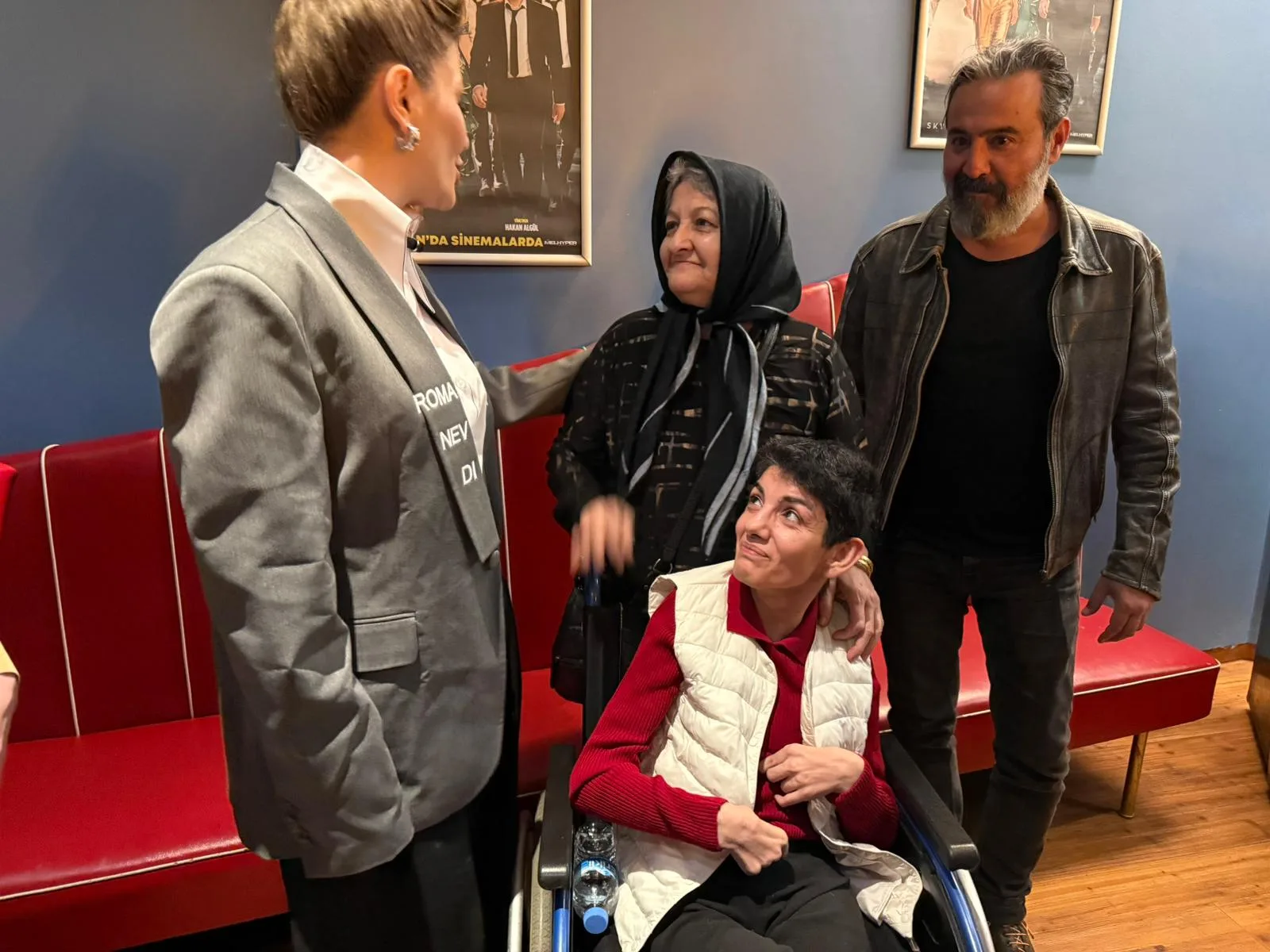 “Başıbozuklar” Berlin’de Gala Yaptı: Kahkaha Dolu Geceye Yoğun İlgi