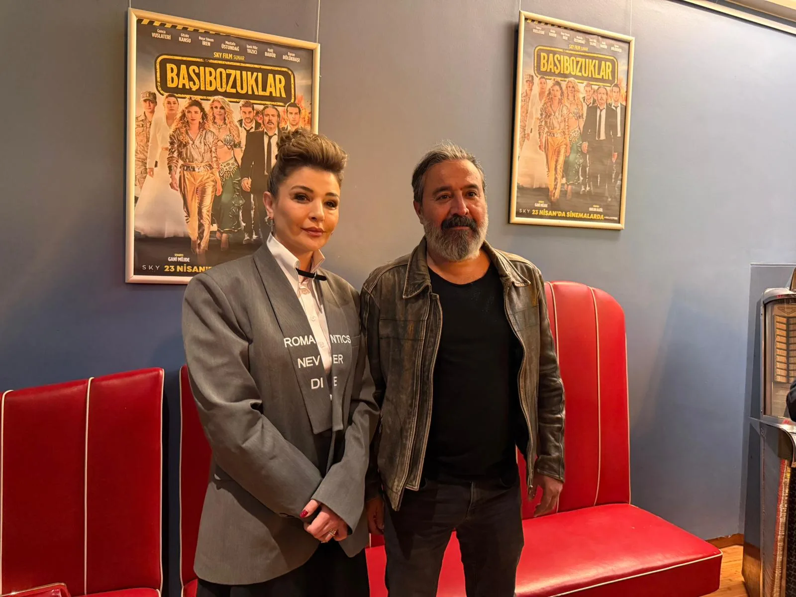 “Başıbozuklar” Berlin’de Gala Yaptı: Kahkaha Dolu Geceye Yoğun İlgi