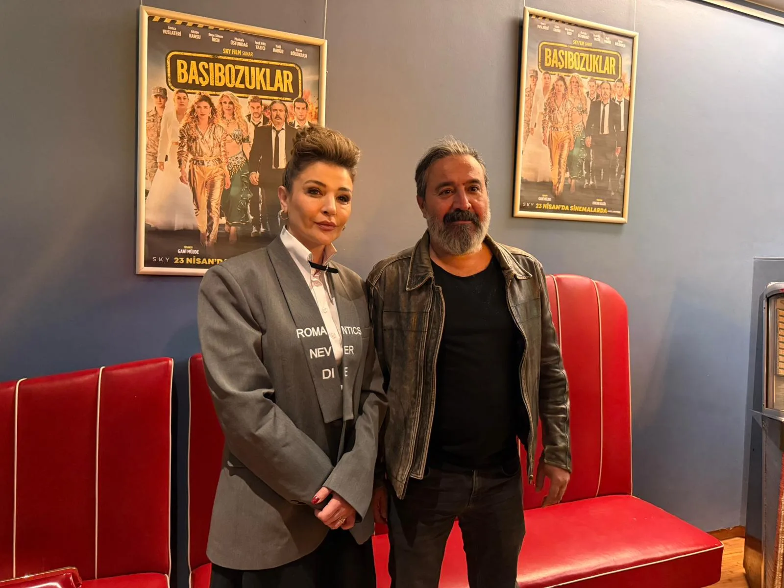 “Başıbozuklar” Berlin’de Gala Yaptı: Kahkaha Dolu Geceye Yoğun İlgi