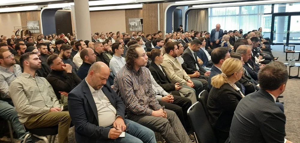 Türk Savunma Devleri Hamburg’da Sahnedeydi