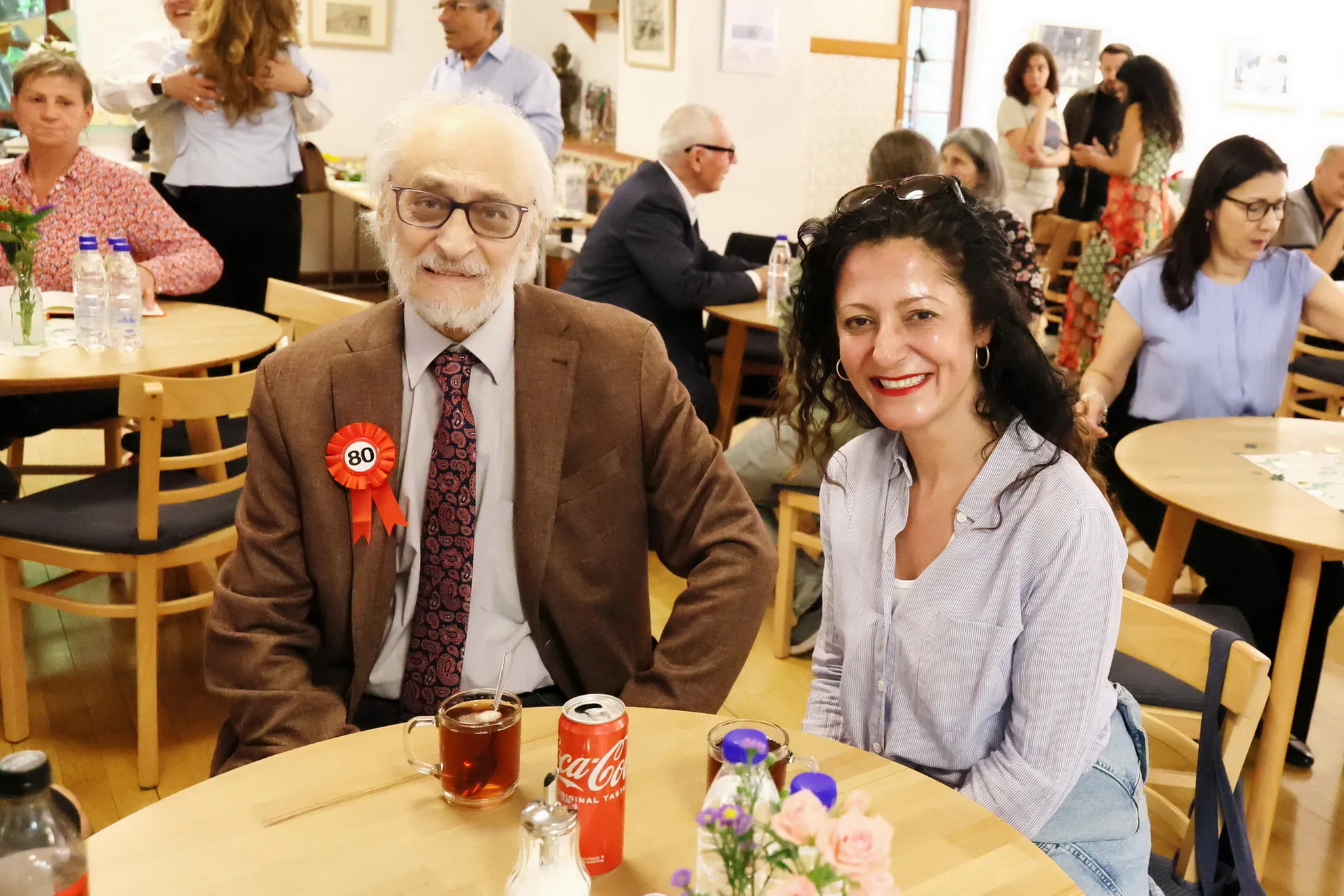 Berlin’de Safter Çınar’a Duygu Dolu 80. Yaş Günü Sürprizi