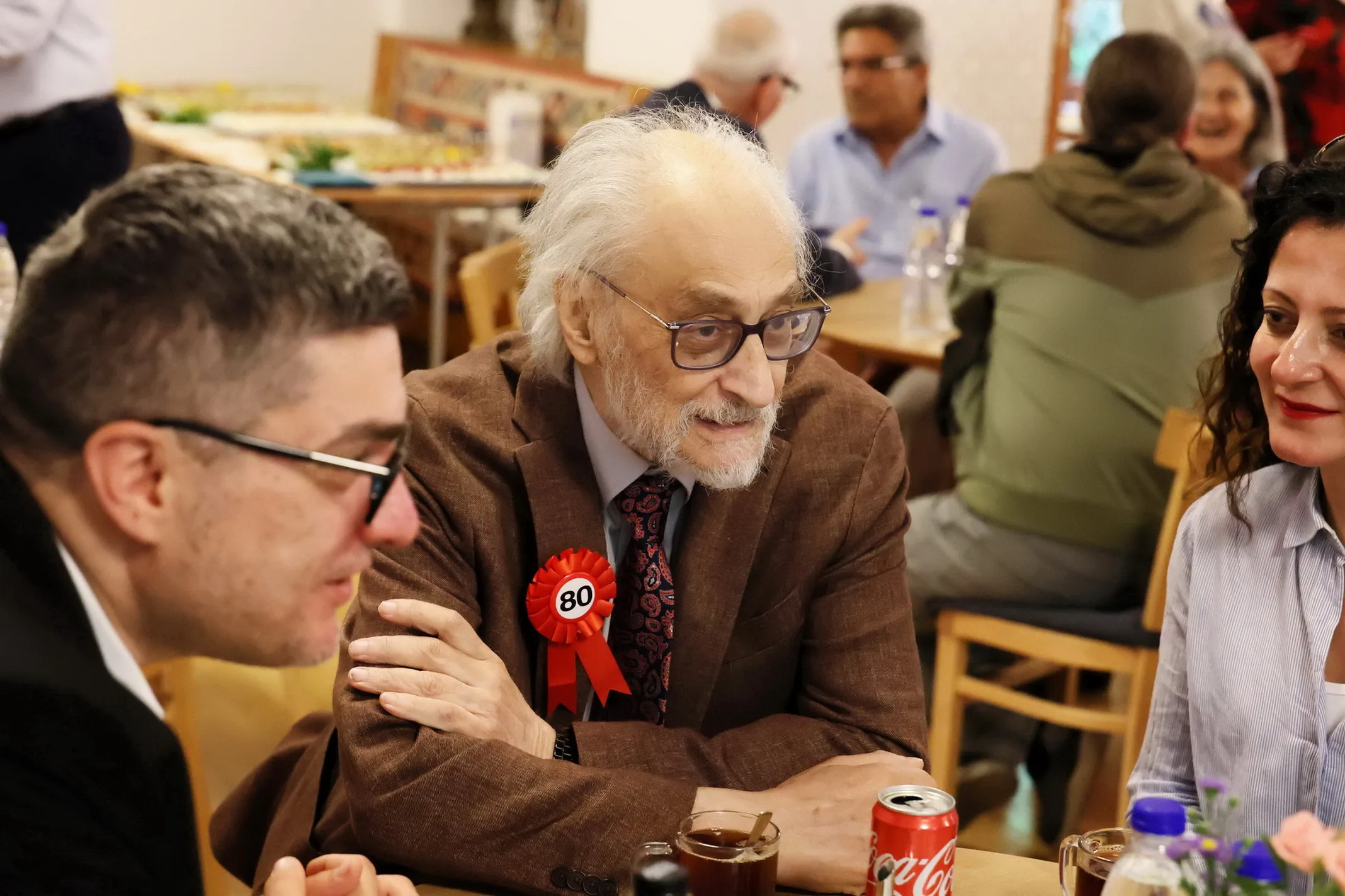 Berlin’de Safter Çınar’a Duygu Dolu 80. Yaş Günü Sürprizi
