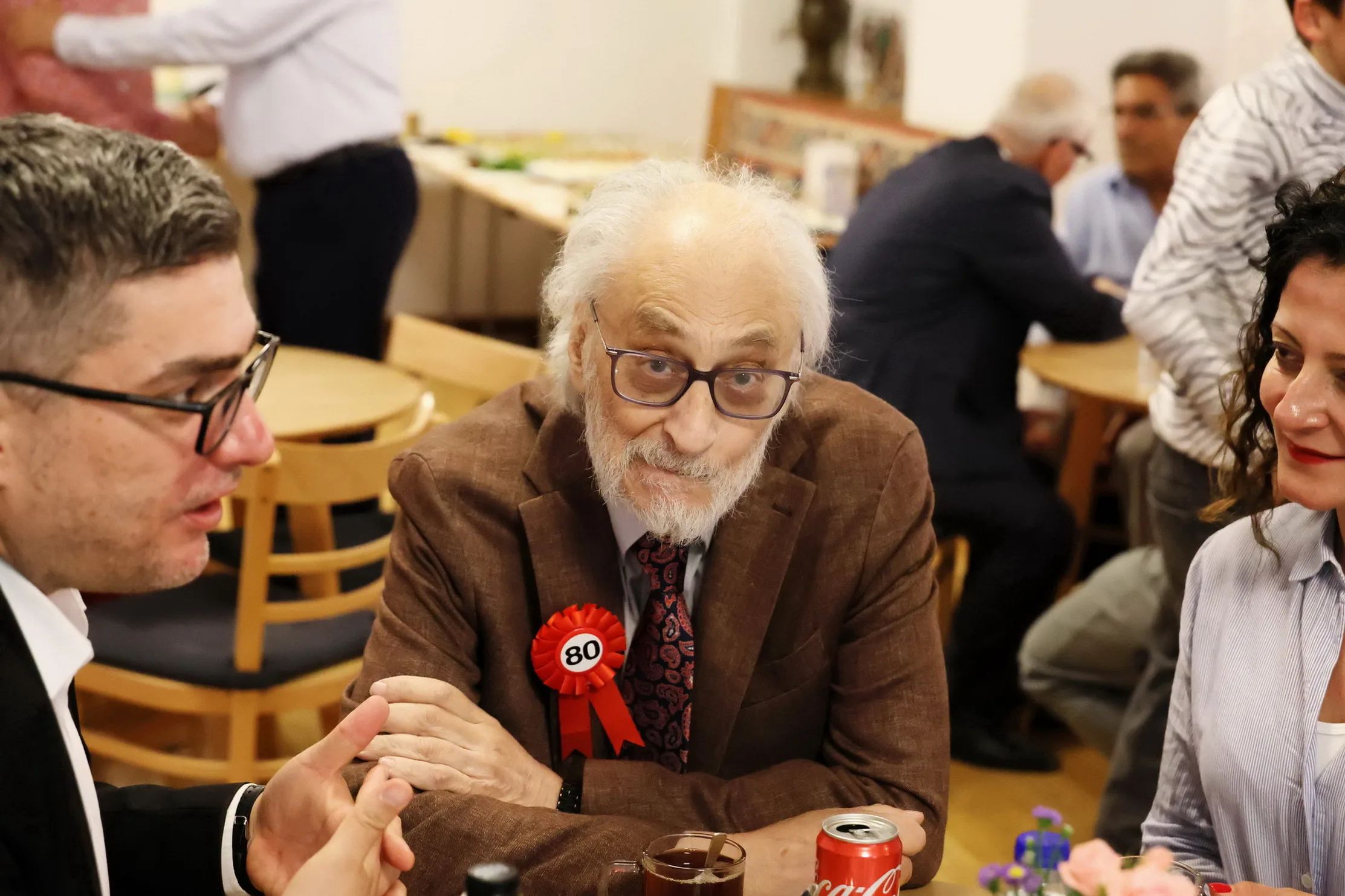 Berlin’de Safter Çınar’a Duygu Dolu 80. Yaş Günü Sürprizi