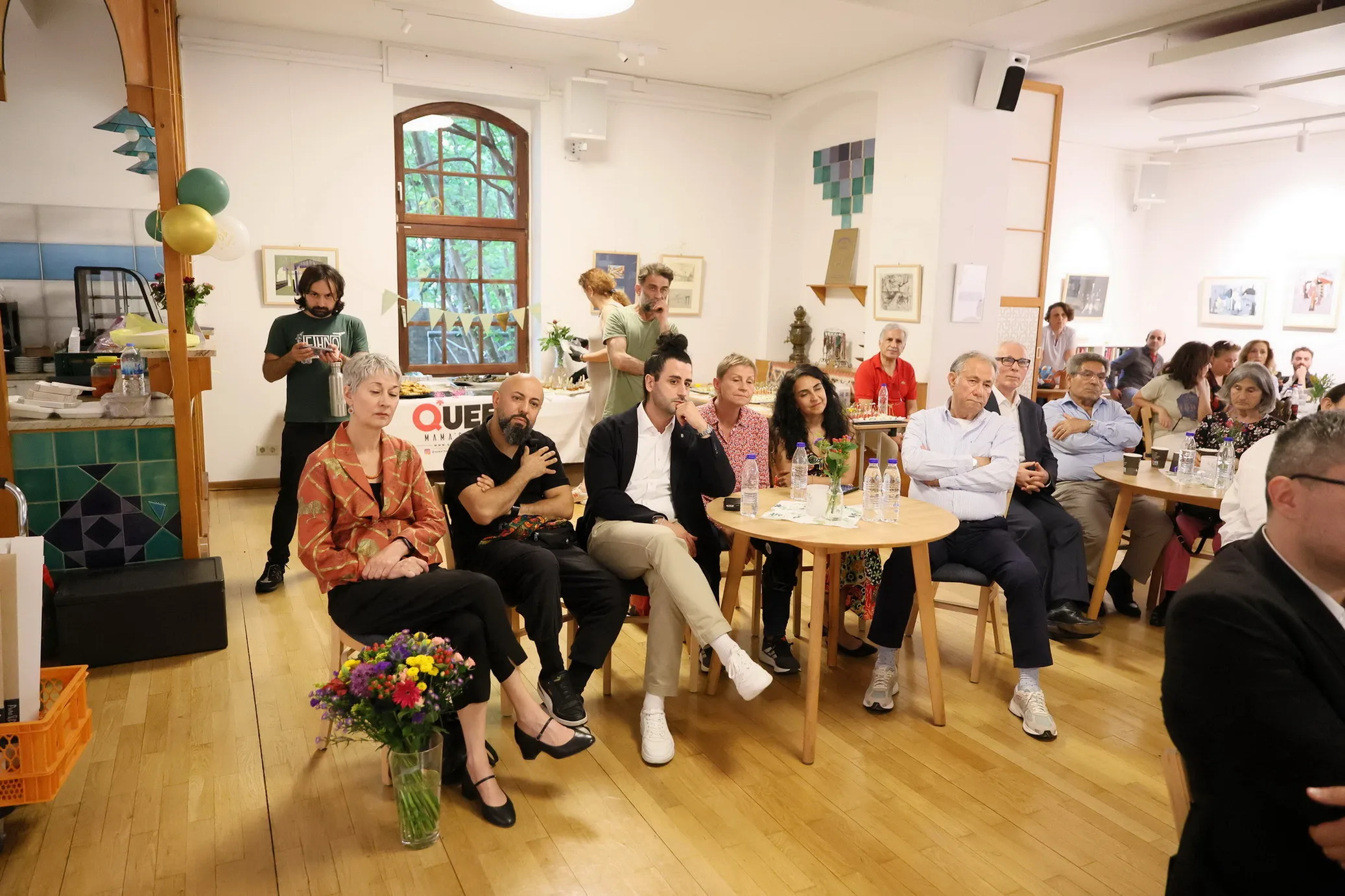 Berlin’de Safter Çınar’a Duygu Dolu 80. Yaş Günü Sürprizi