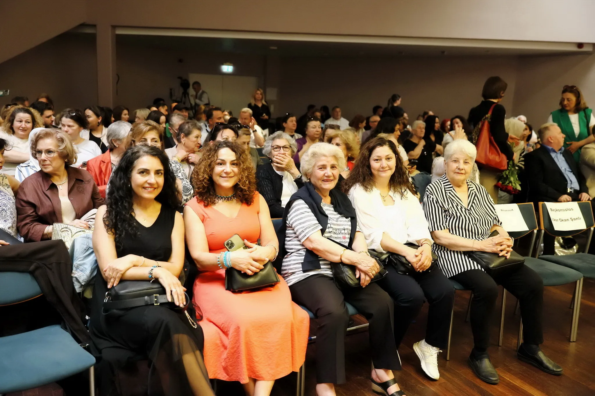 Berlin’de Eski Dostlar Korosu’ndan Unutulmaz Yeşilçam Gecesi