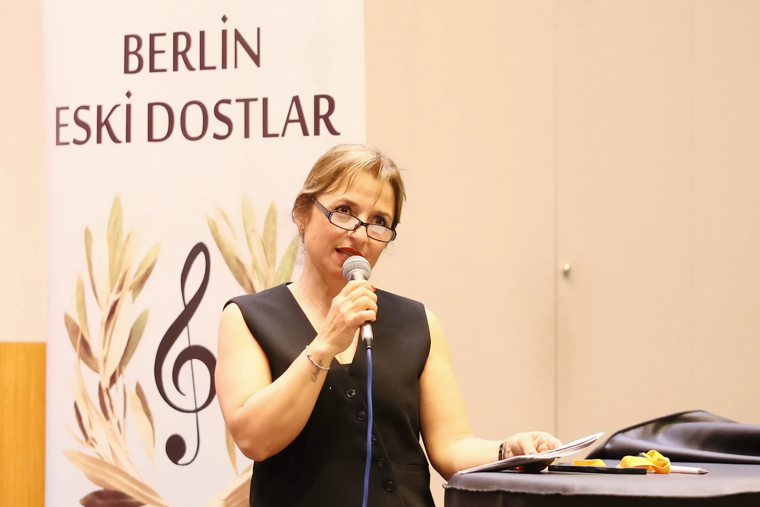 Berlin’de Eski Dostlar Korosu’ndan Unutulmaz Yeşilçam Gecesi