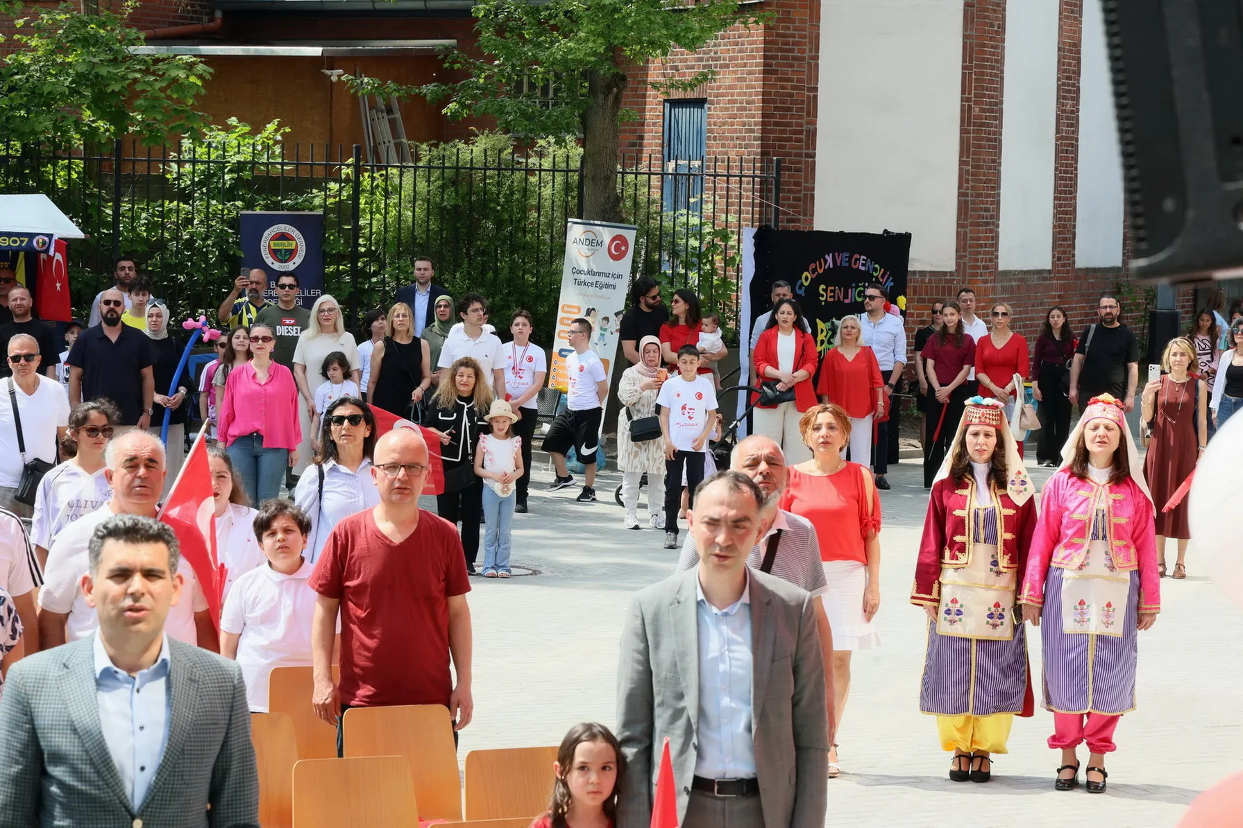 Berlin Başkonsolosluğu’nda 23 Nisan ve 19 Mayıs Coşkusu