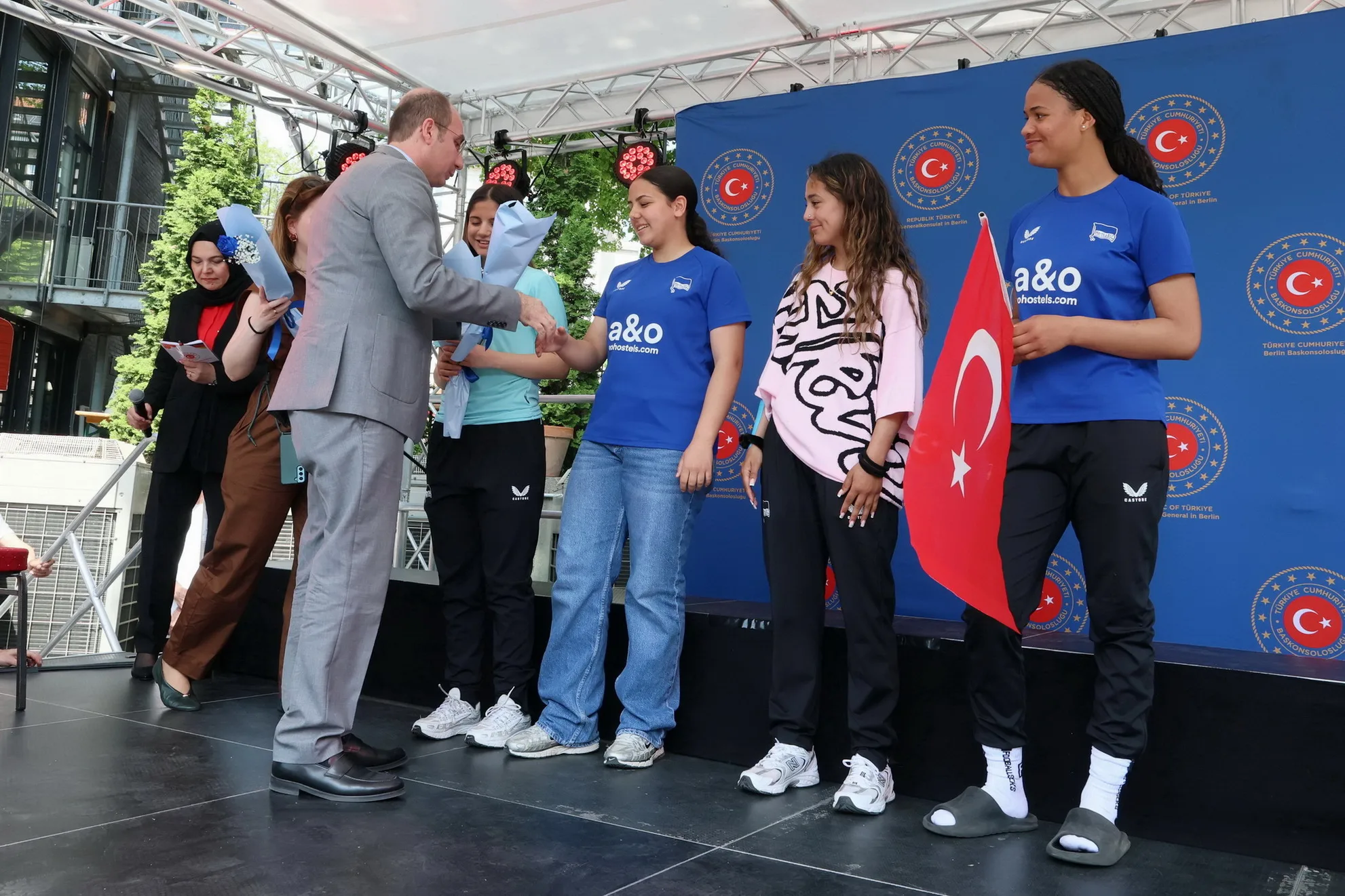 Berlin Başkonsolosluğu’nda 23 Nisan ve 19 Mayıs Coşkusu