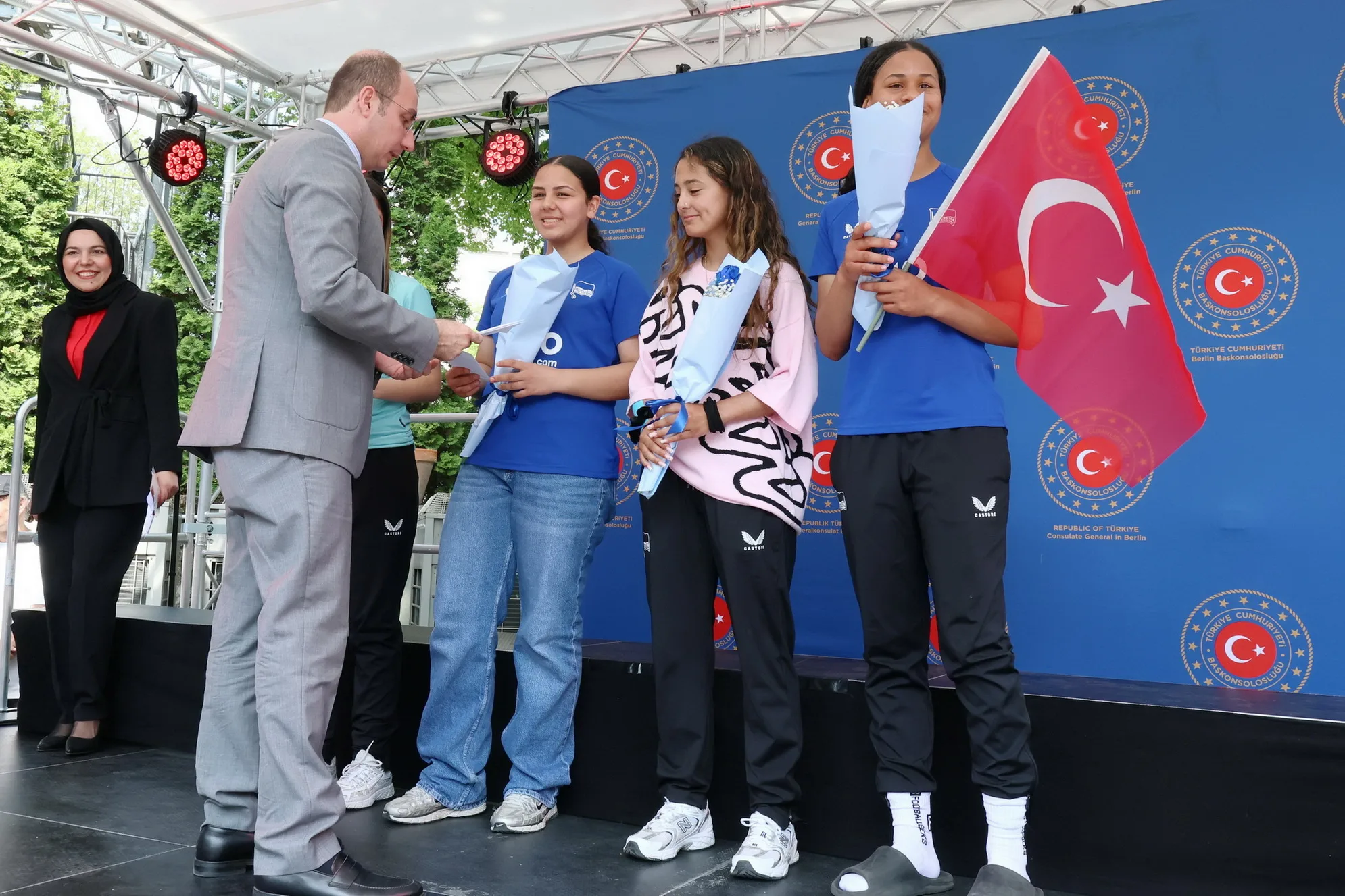 Berlin Başkonsolosluğu’nda 23 Nisan ve 19 Mayıs Coşkusu