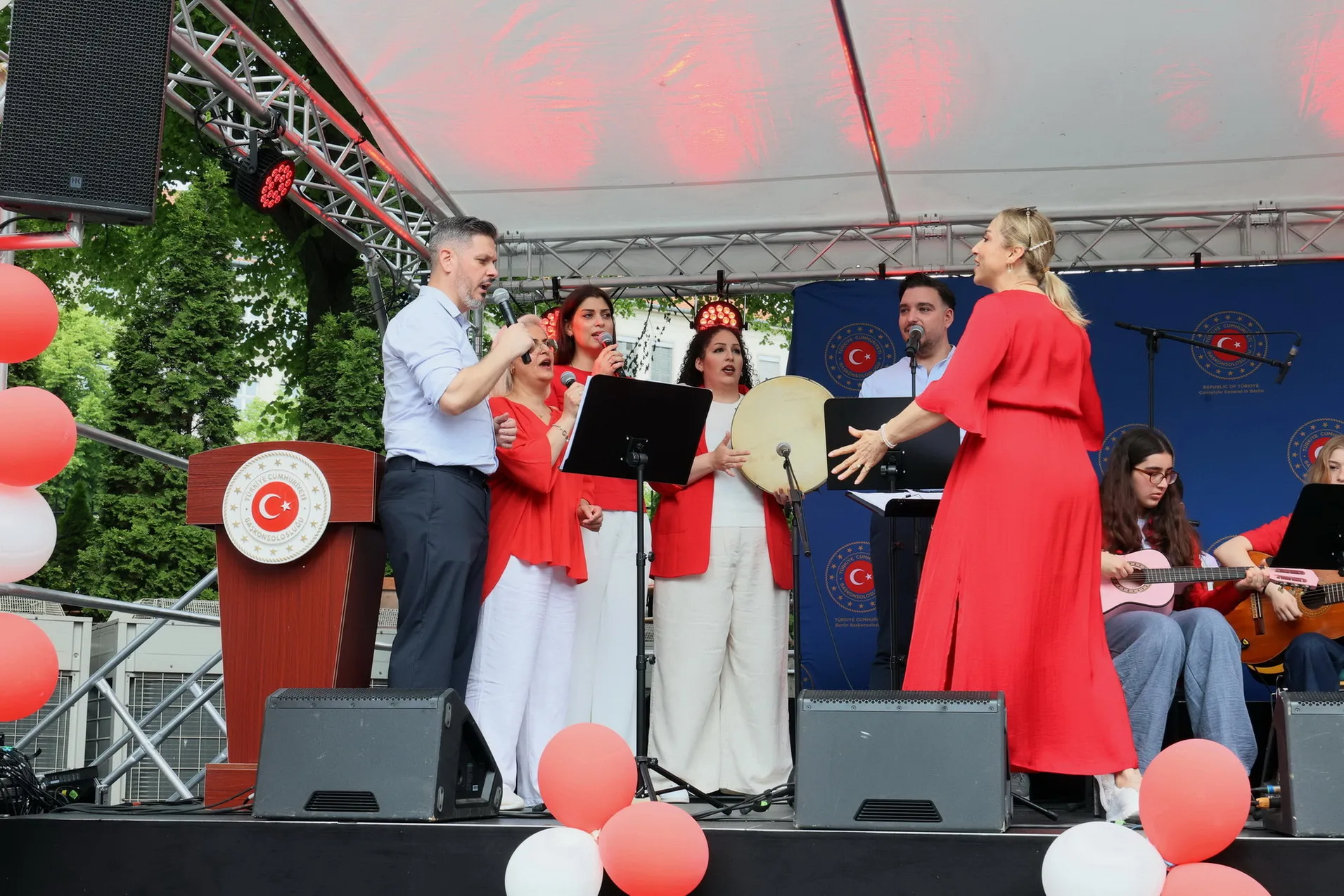 Berlin Başkonsolosluğu’nda 23 Nisan ve 19 Mayıs Coşkusu