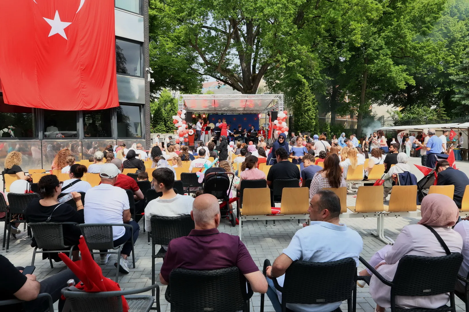 Berlin Başkonsolosluğu’nda 23 Nisan ve 19 Mayıs Coşkusu