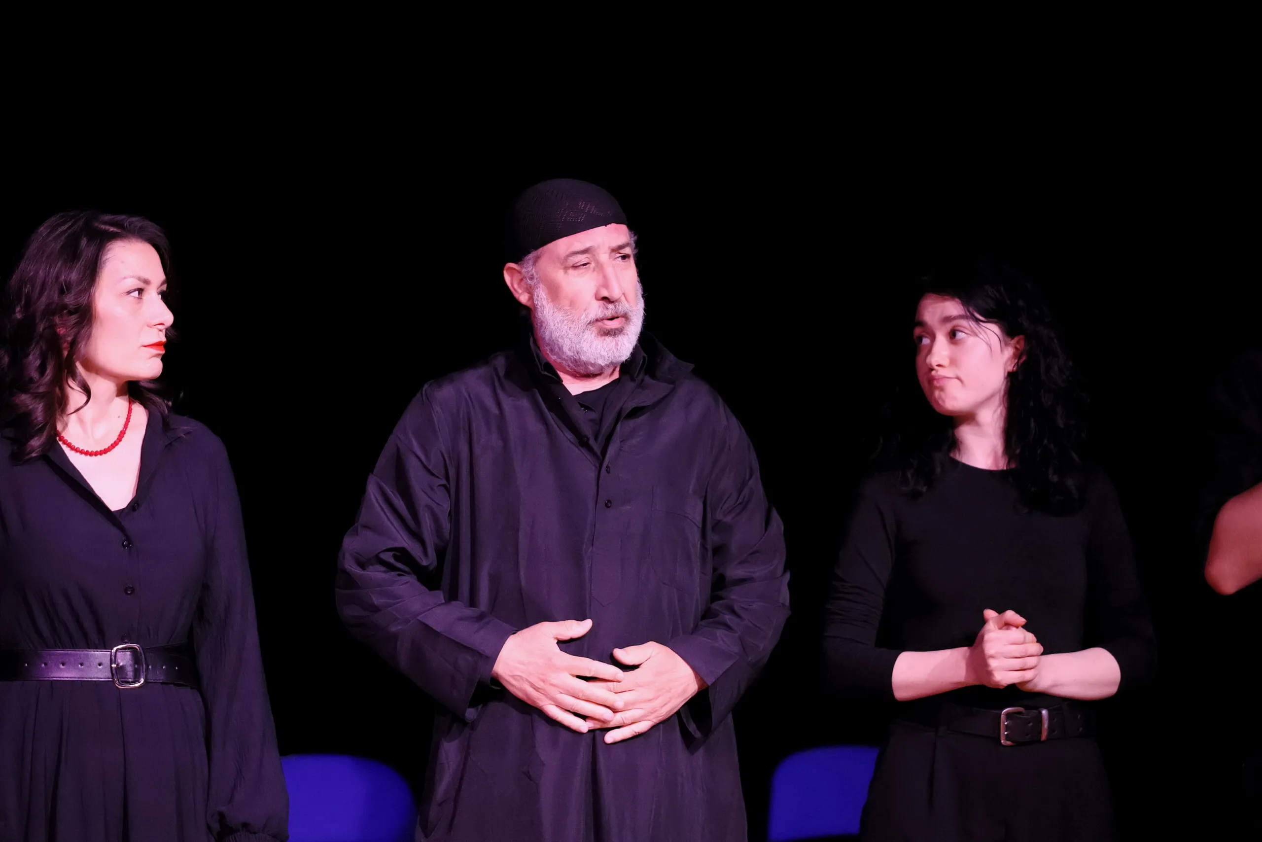 Berlin’de “Can Pazarı” Prömiyeri: Şiddetin Kanıksanan Yüzü Seyirciyle Hesaplaştı