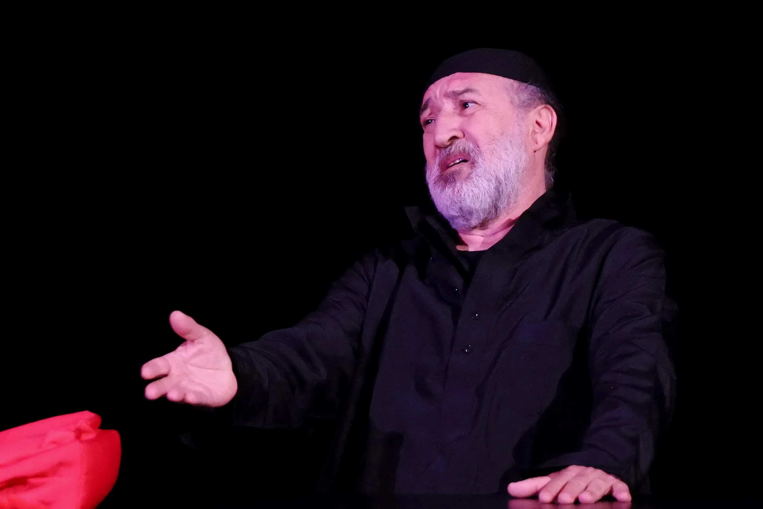 Berlin’de “Can Pazarı” Prömiyeri: Şiddetin Kanıksanan Yüzü Seyirciyle Hesaplaştı