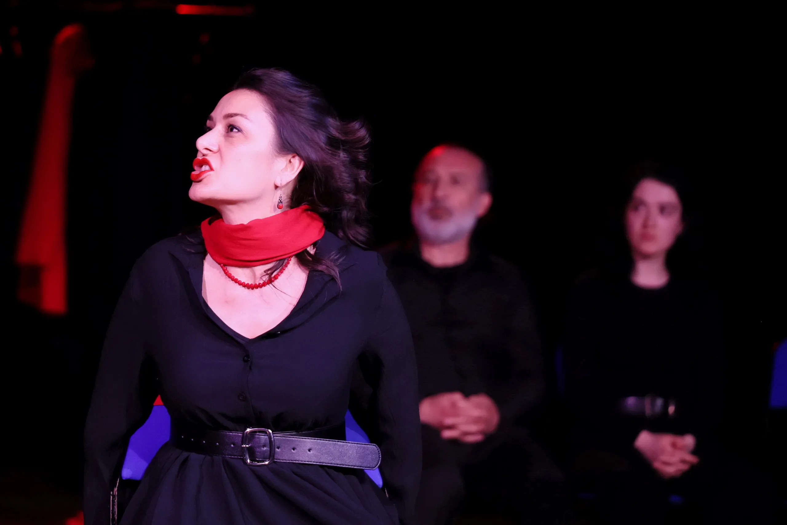 Berlin’de “Can Pazarı” Prömiyeri: Şiddetin Kanıksanan Yüzü Seyirciyle Hesaplaştı
