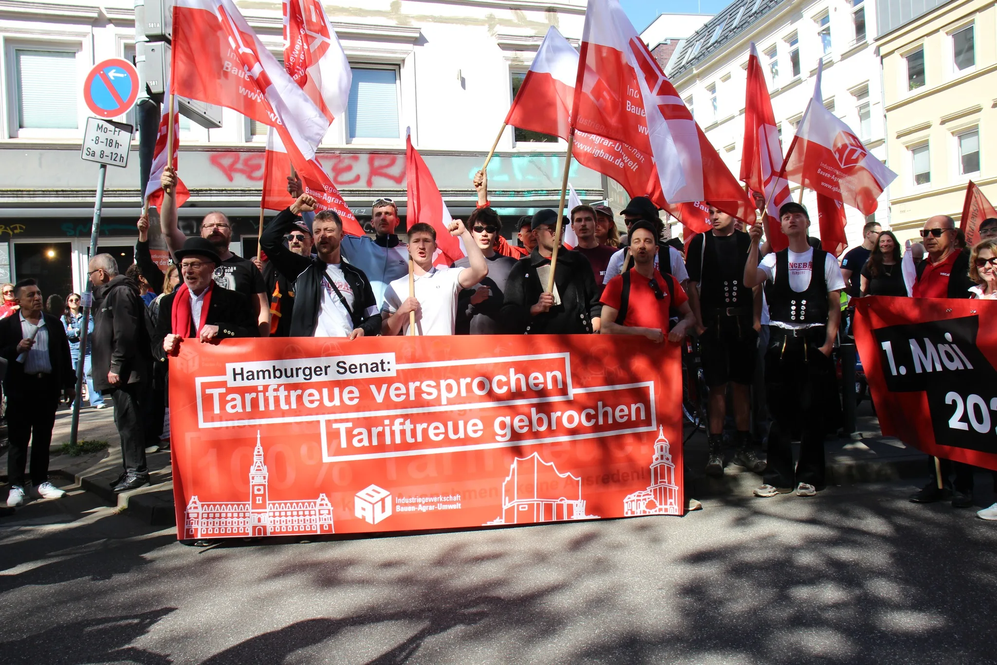 Hamburg’da 1 Mayıs Coşkusu: Binlerce Kişi Emek, Dayanışma ve Özgürlük İçin Yürüdü