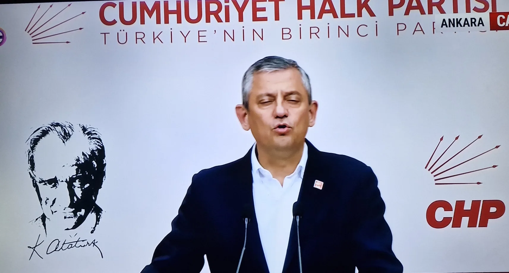 CHP Genel Merkezi’nde Gergin Gece