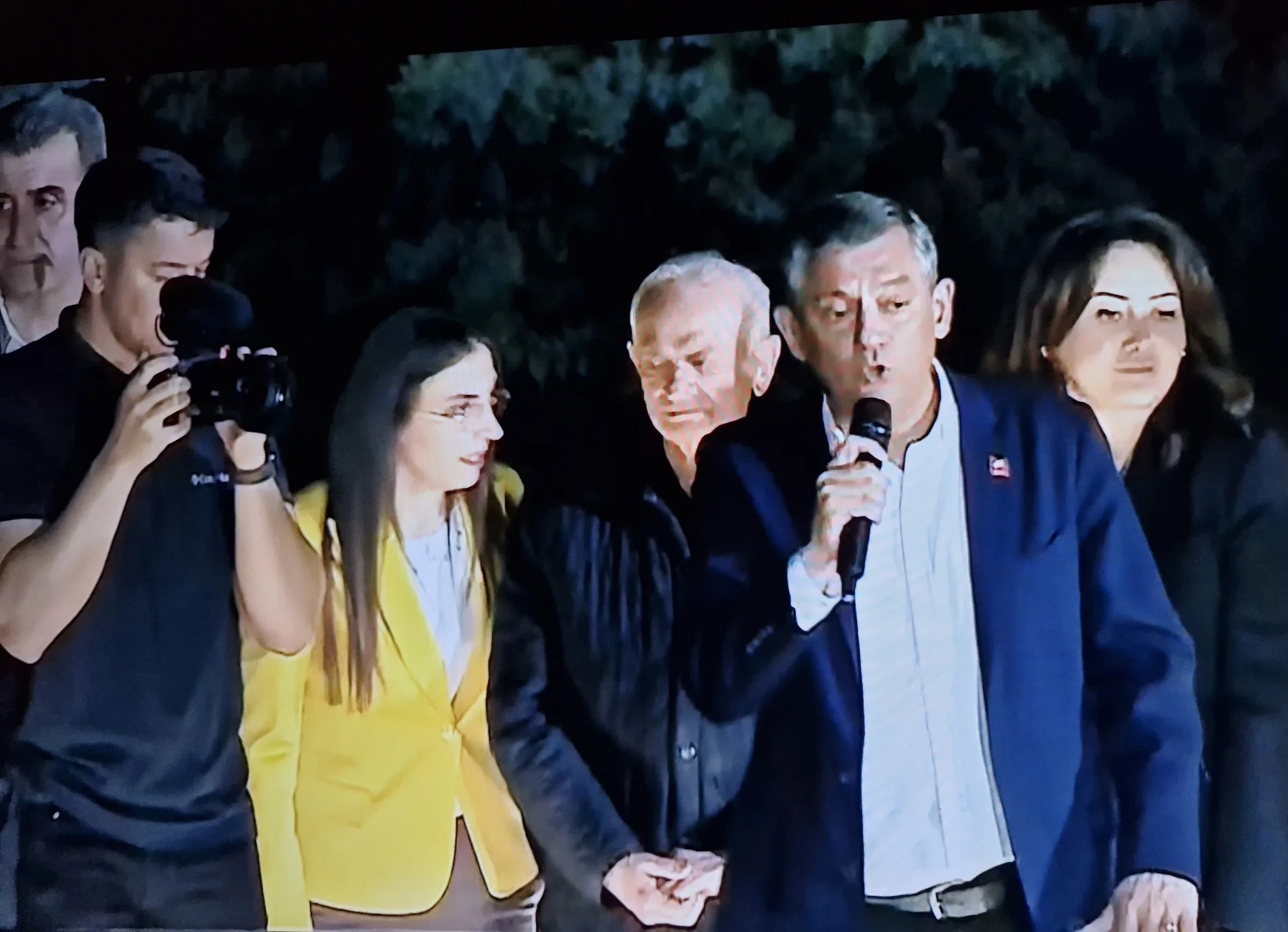 CHP Genel Merkezi’nde Gergin Gece