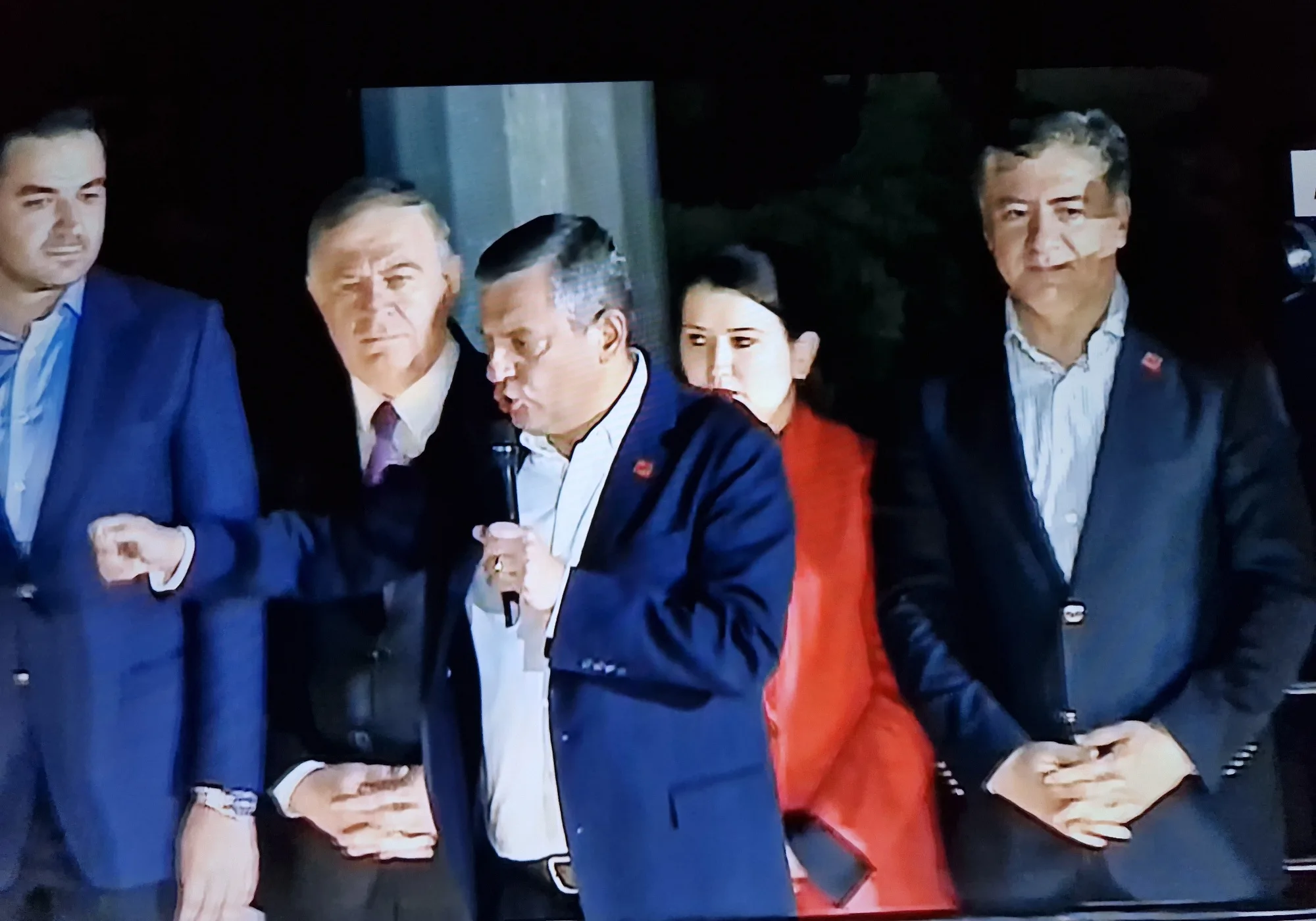 CHP Genel Merkezi’nde Gergin Gece