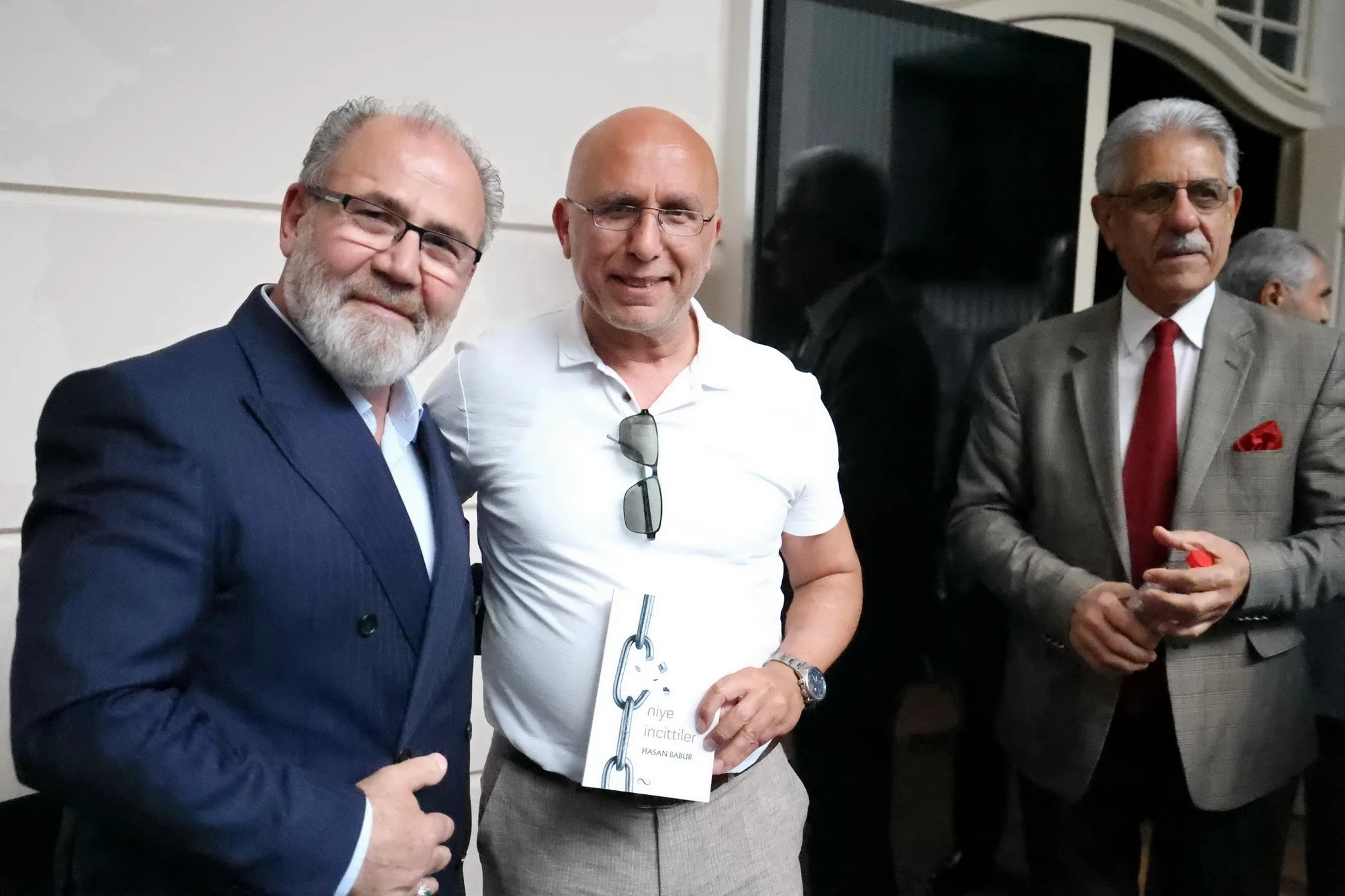 Berlin’de Sanat Dolu Gece: “Niye İncittiler” Türkülerle Yankılandı