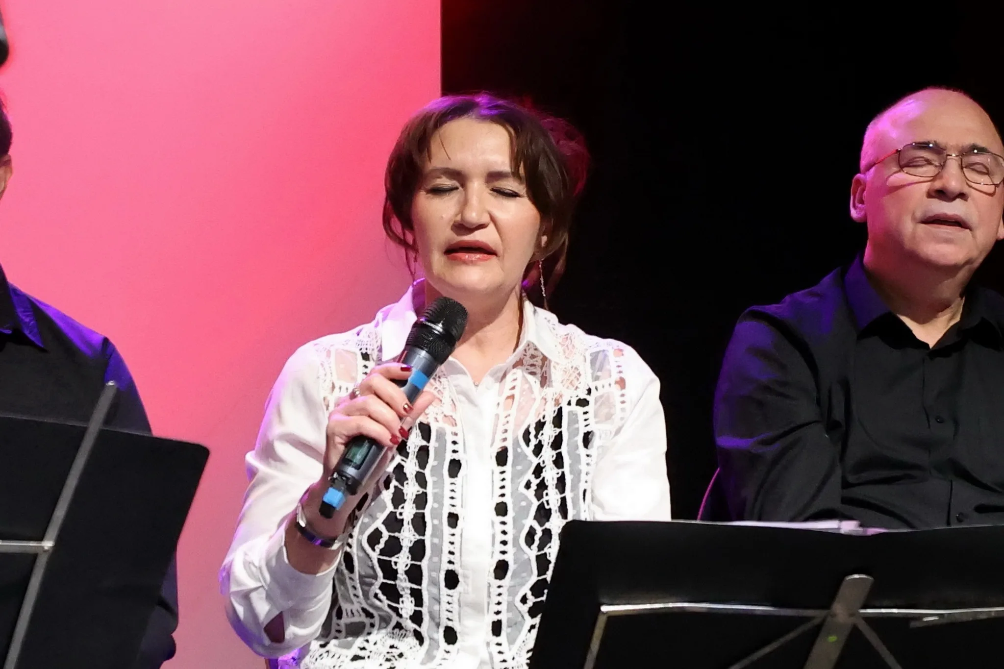 Berlin’de Sanat Dolu Gece: “Niye İncittiler” Türkülerle Yankılandı