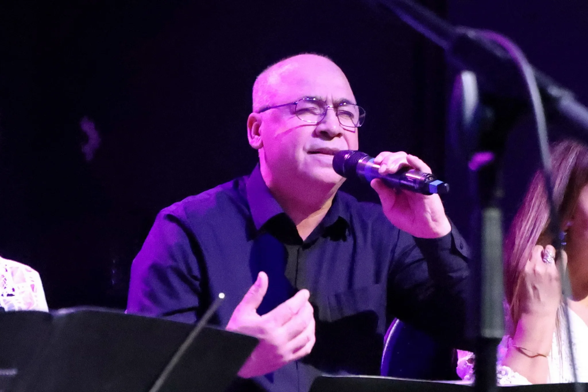 Berlin’de Sanat Dolu Gece: “Niye İncittiler” Türkülerle Yankılandı