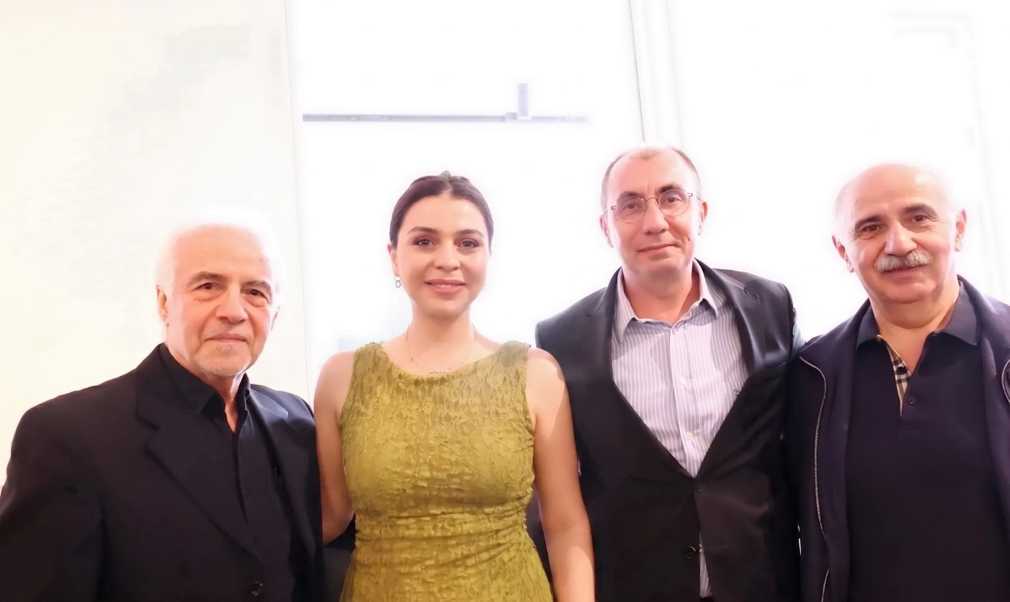 Berlin’de Sanat Dolu Gece: “Niye İncittiler” Türkülerle Yankılandı